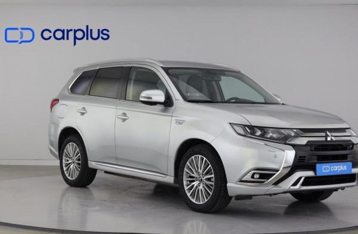 MITSUBISHI Outlander 2.4 PHEV Instyle