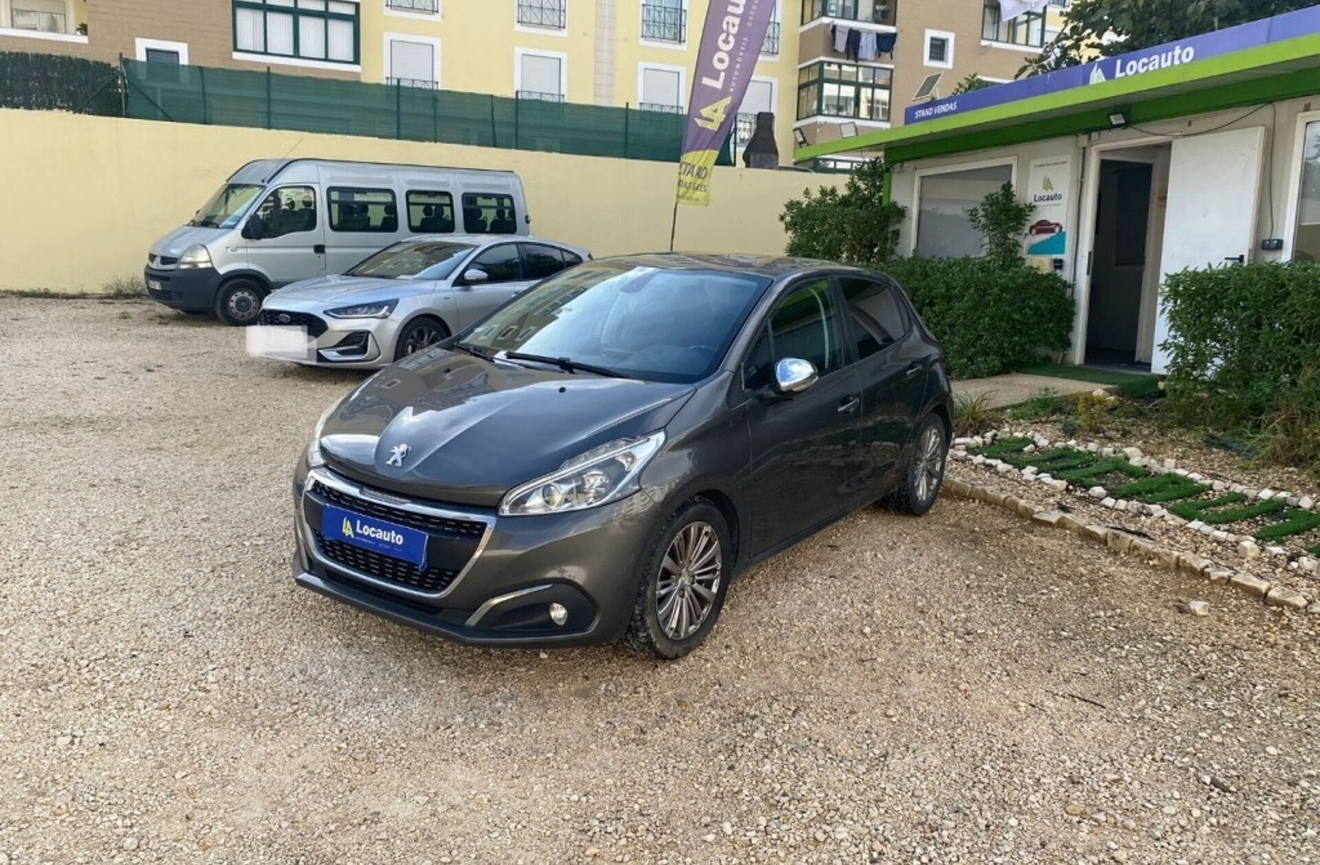 PEUGEOT 208 1.2 PureTech Signature