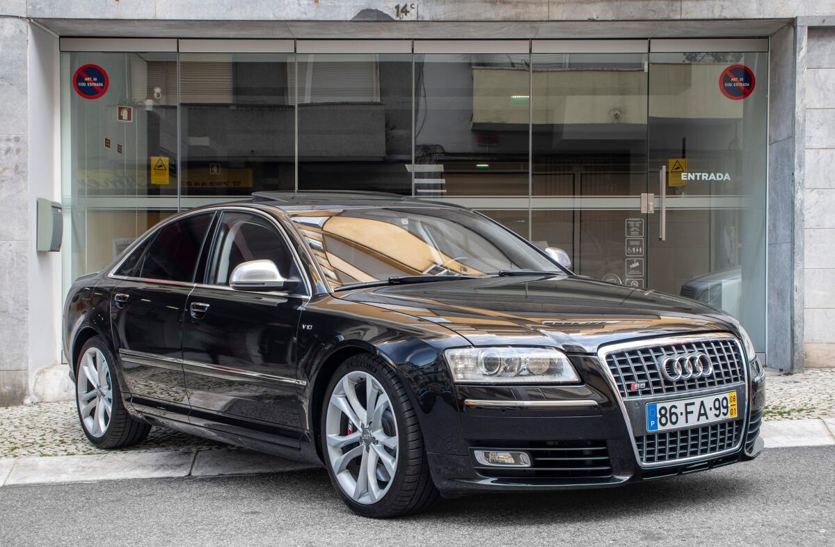 AUDI A8 5.2 FSi V10 S8 quattro