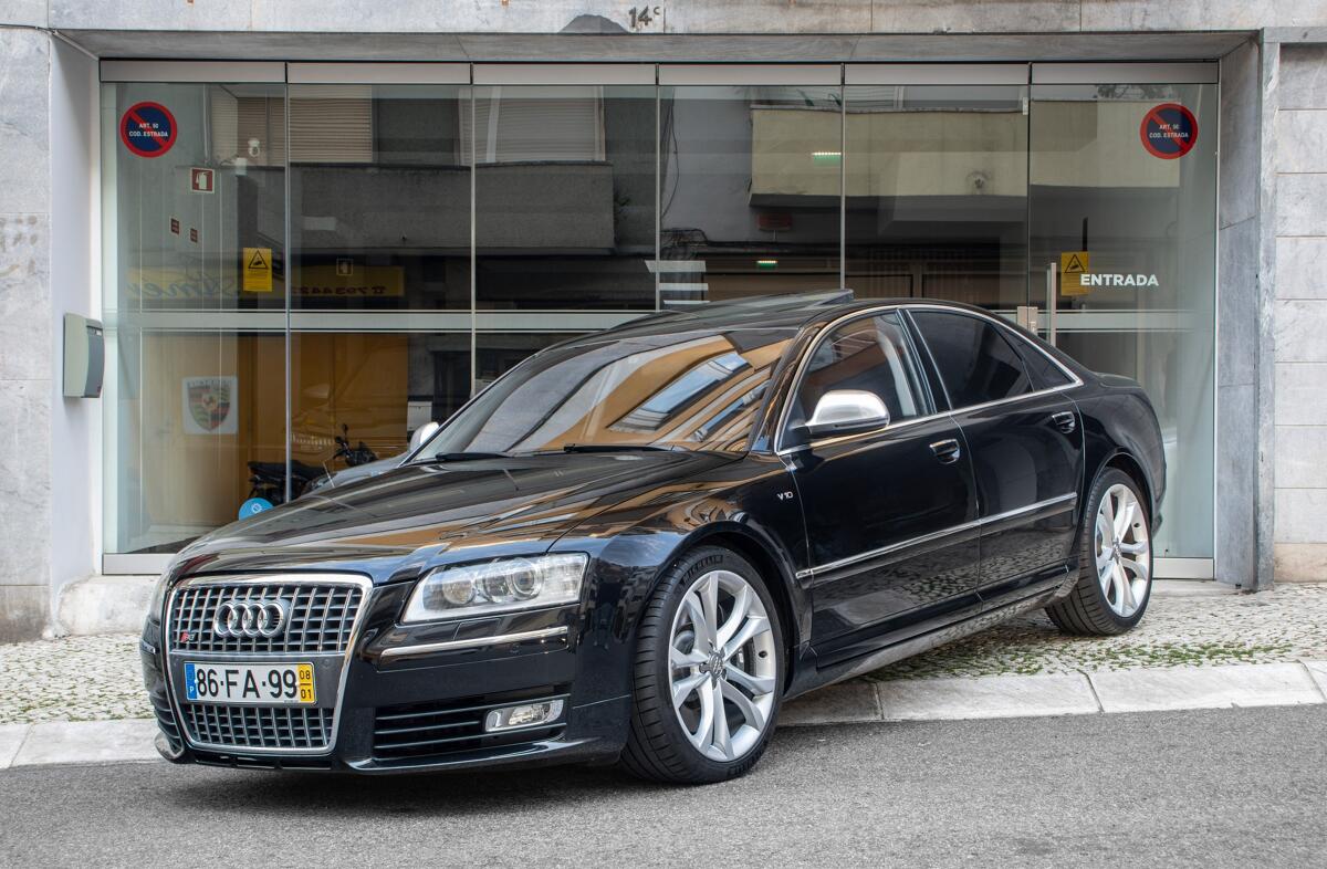 AUDI A8 5.2 FSi V10 S8 quattro