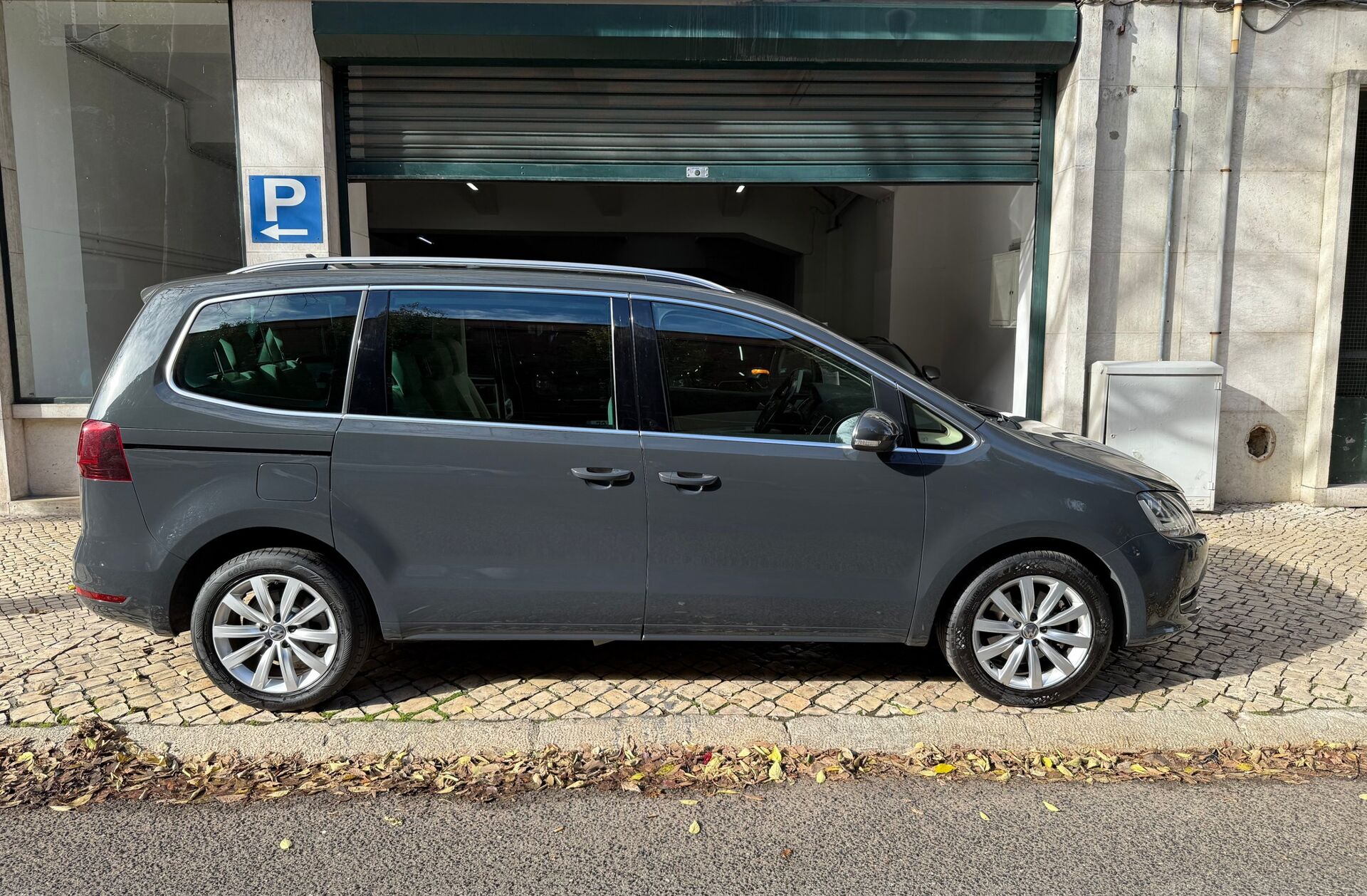 VOLKSWAGEN Sharan 2.0 TDI Highline DSG