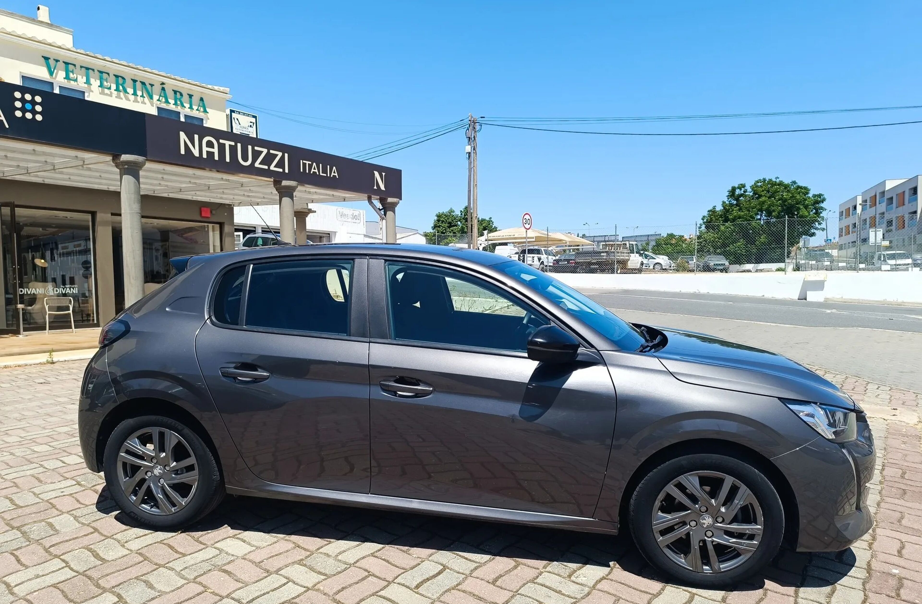 PEUGEOT 208 1.2 PureTech Active Pack