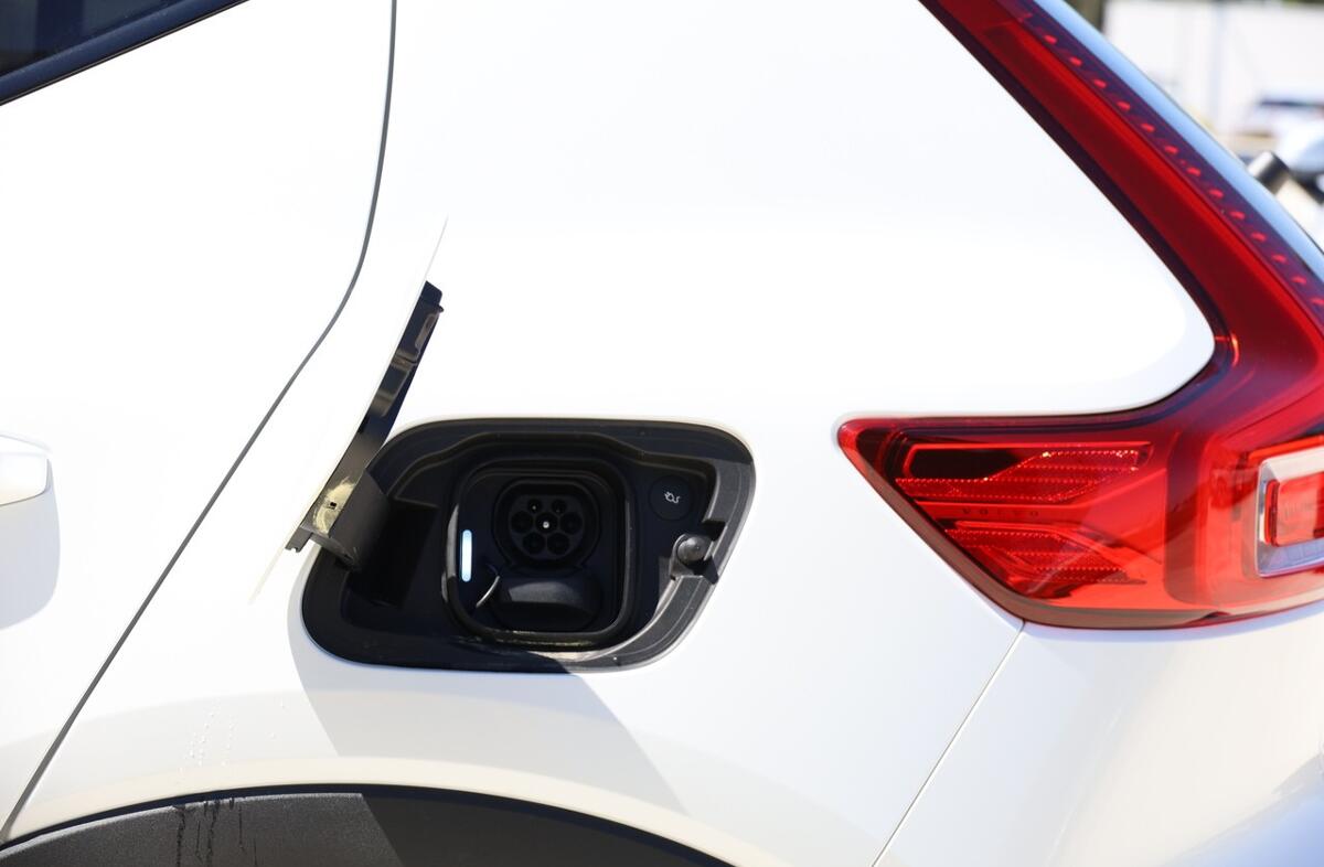 VOLVO EX40 Single Motor Extended Range Plus