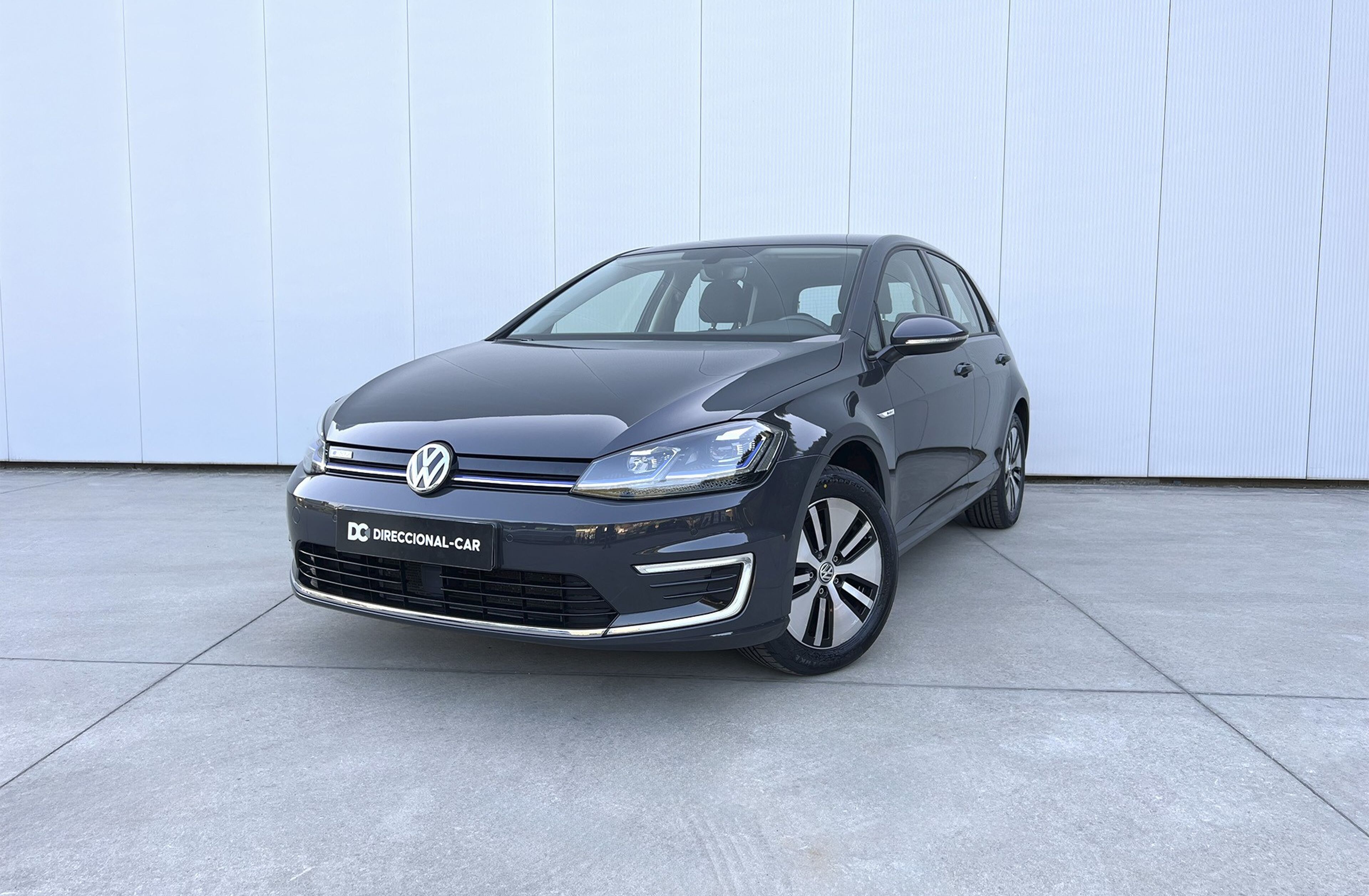 VOLKSWAGEN Golf AC/DC