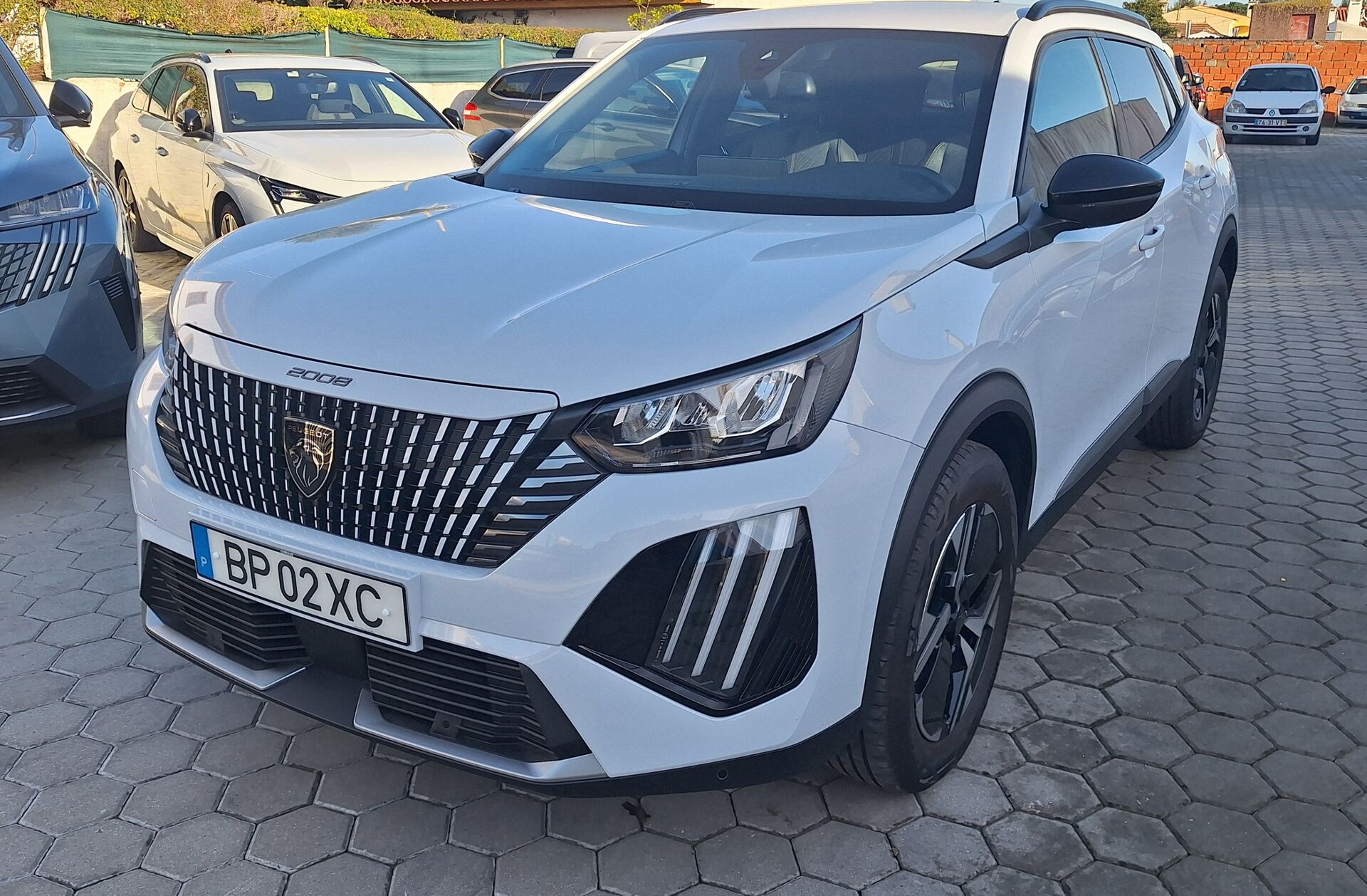 PEUGEOT 2008 1.2 Hybrid Allure e-DCS6