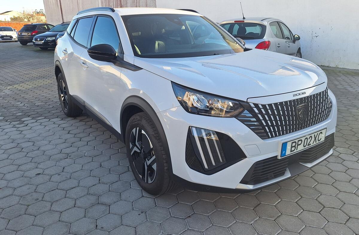 PEUGEOT 2008 1.2 Hybrid Allure e-DCS6