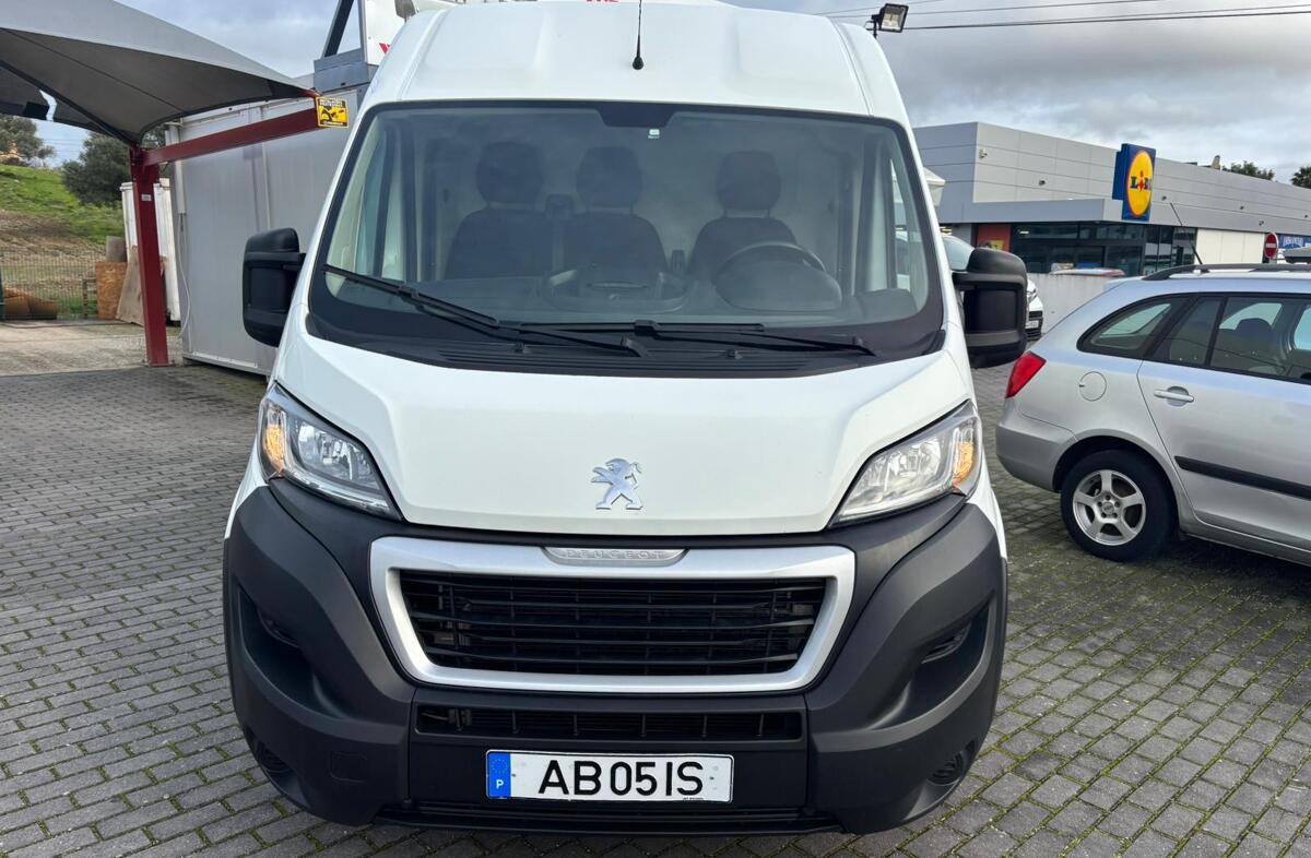 PEUGEOT Boxer 2.2 BlueHDi 335 L2H2 Premium