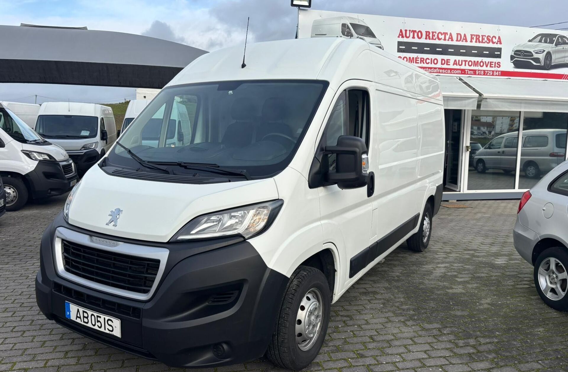 PEUGEOT Boxer 2.2 BlueHDi 335 L2H2 Premium