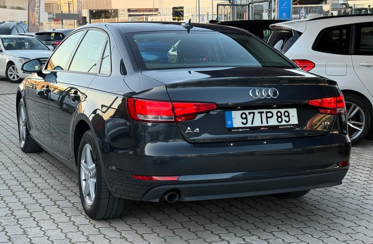 AUDI A4 2.0 TDI Advance S tronic