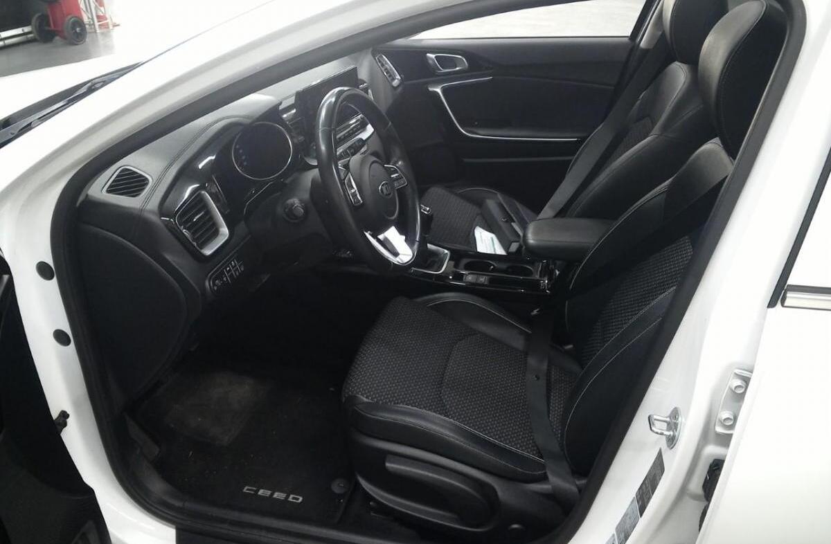 KIA Ceed SW 1.6 CRDi MHEV Drive+SRF