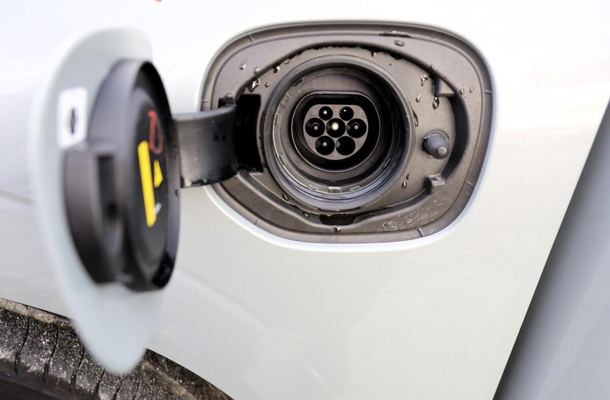 VOLVO XC60 2.0 T6 PHEV Core AWD