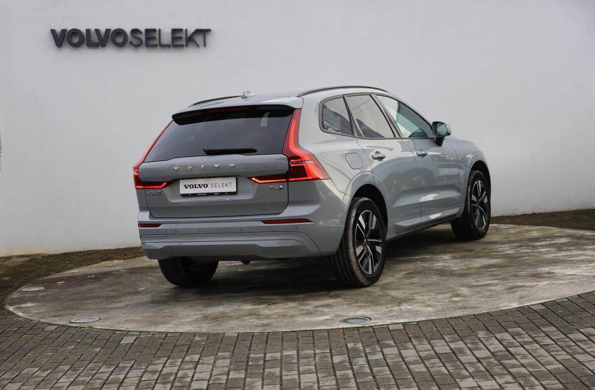 VOLVO XC60 2.0 T6 PHEV Core AWD