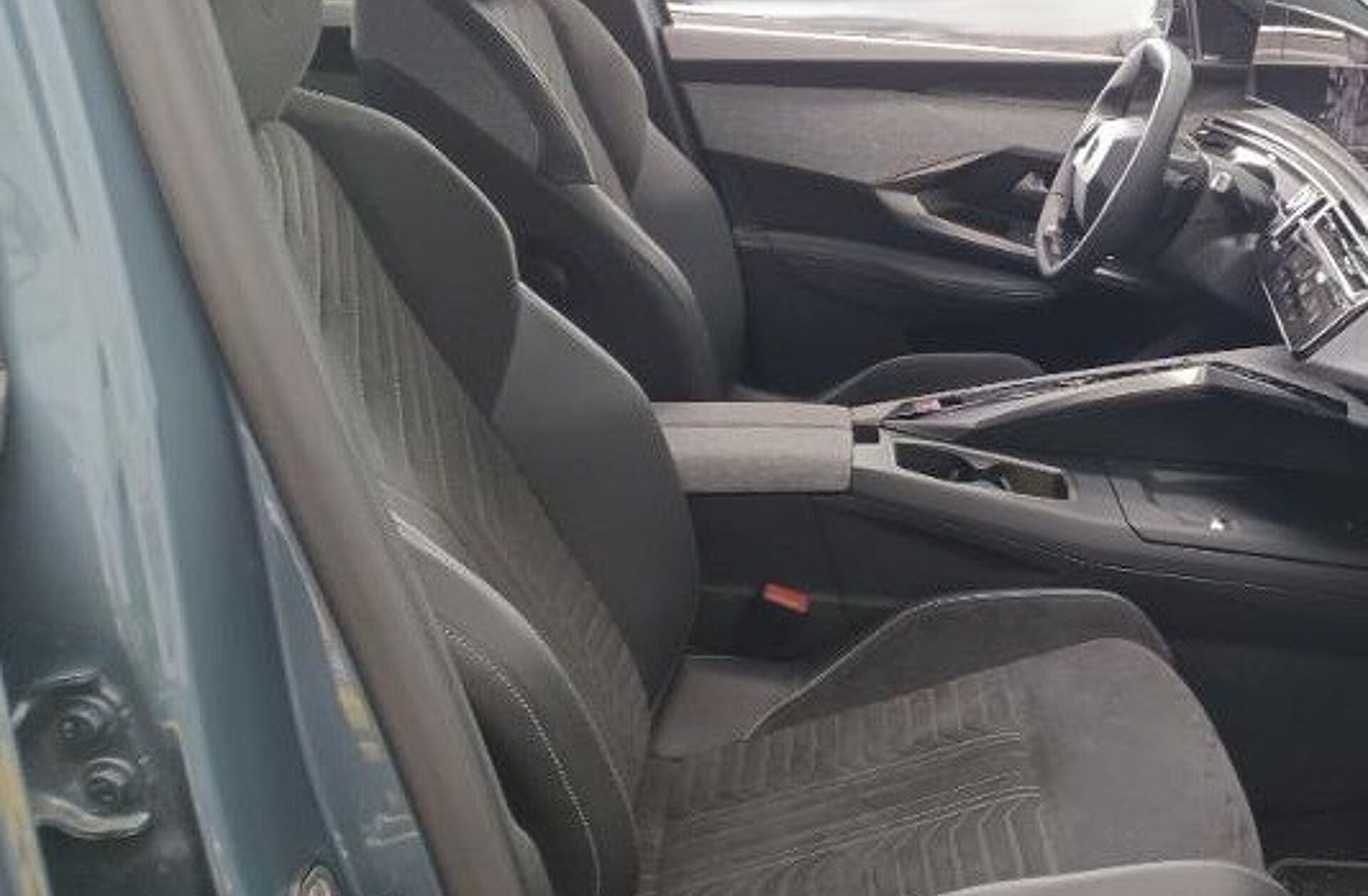 PEUGEOT 3008 1.2 Hybrid GT e-DCS6