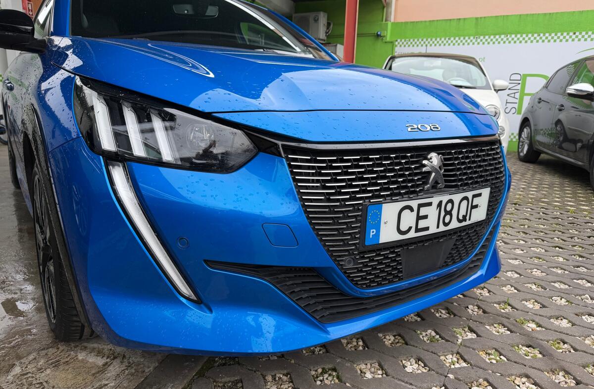 PEUGEOT 208 1.2 PureTech GT Line
