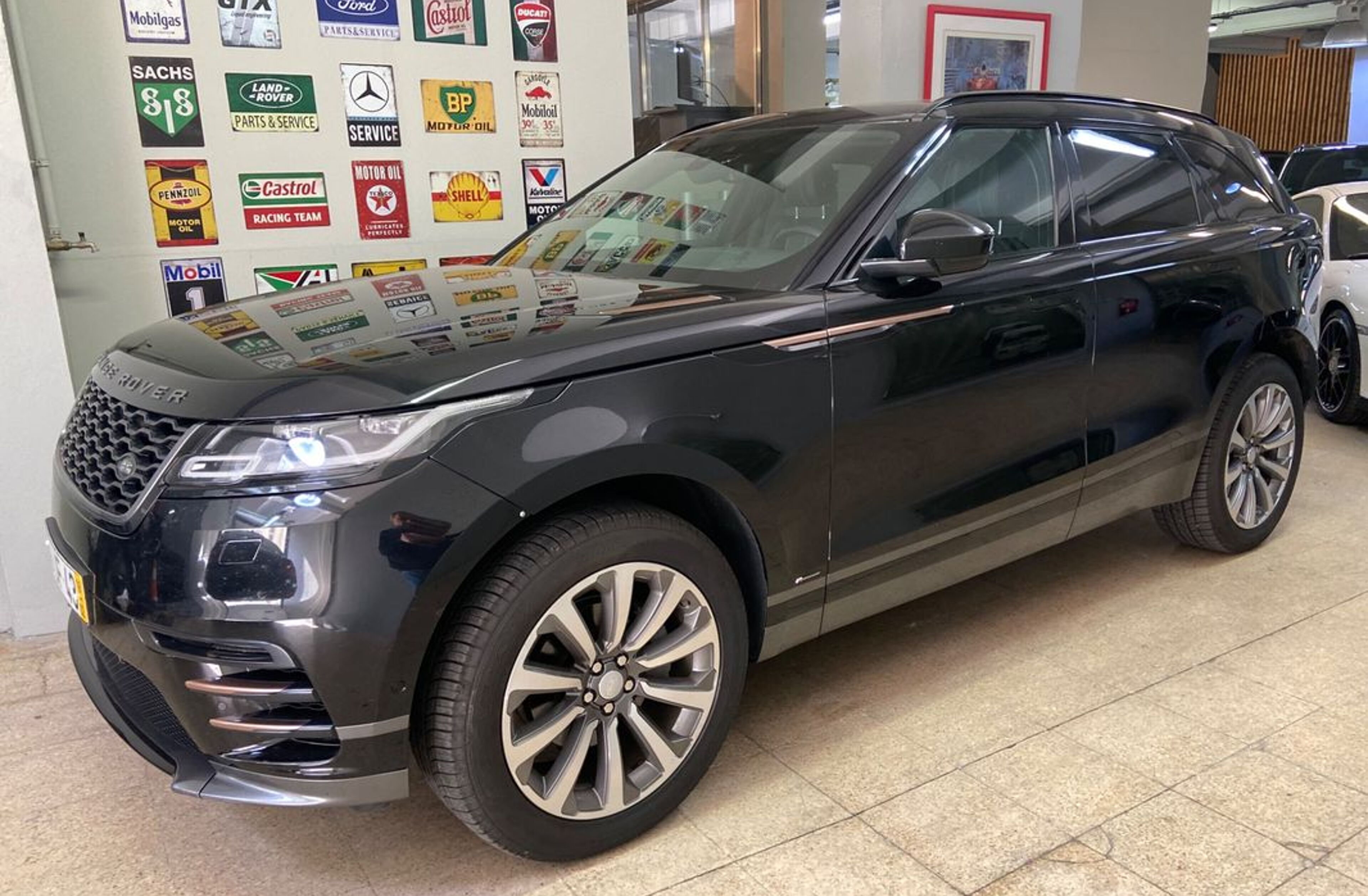 LAND ROVER Range Rover 2.0 D R-Dynamic