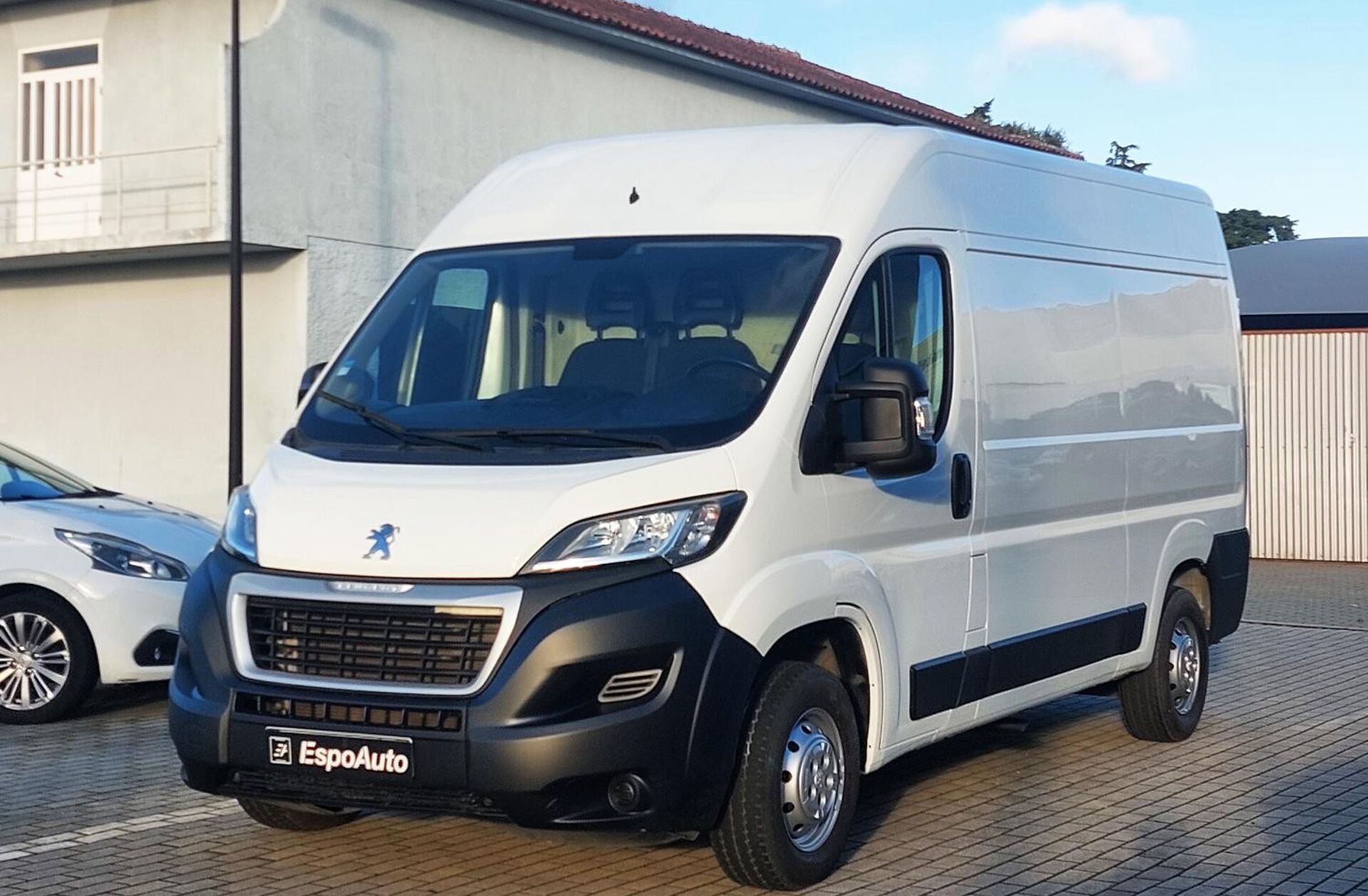 PEUGEOT Boxer 2.2 BlueHDi 333 L2H2 Pro