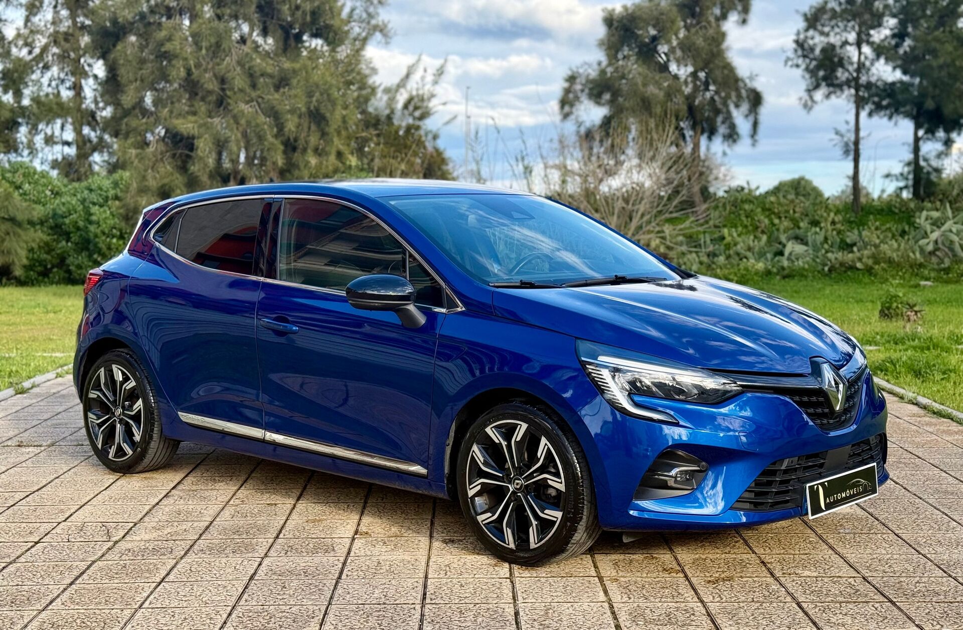 RENAULT Clio 1.0 TCe Intens