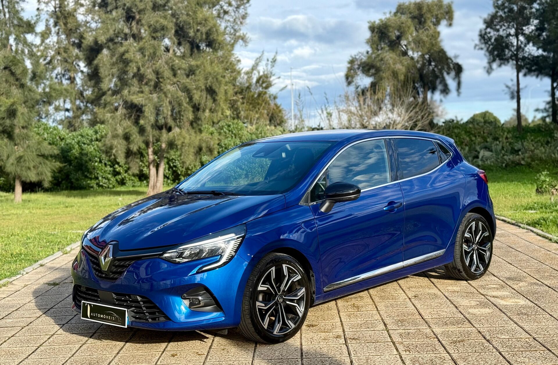RENAULT Clio 1.0 TCe Intens