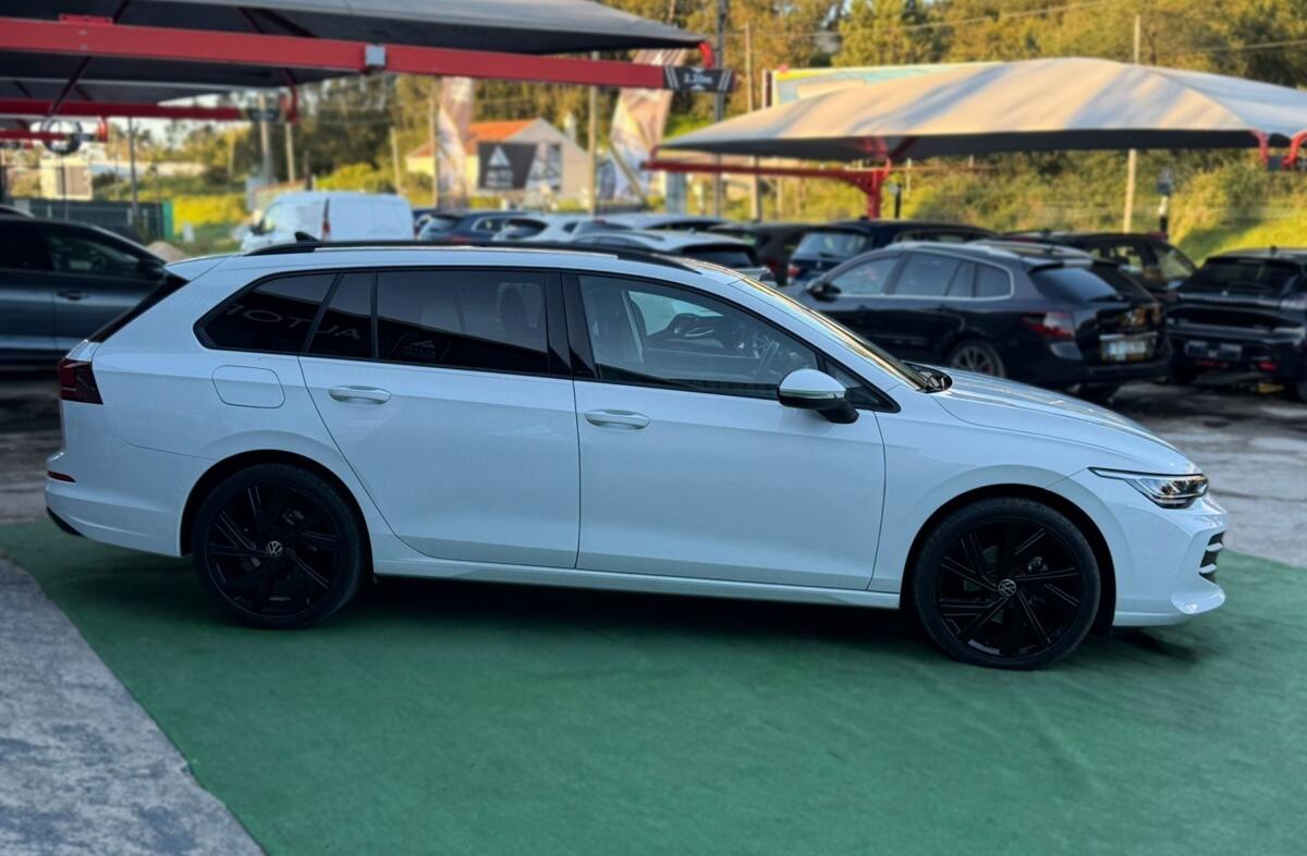 VOLKSWAGEN Golf Variant 1.5 eTSI R-Line DSG