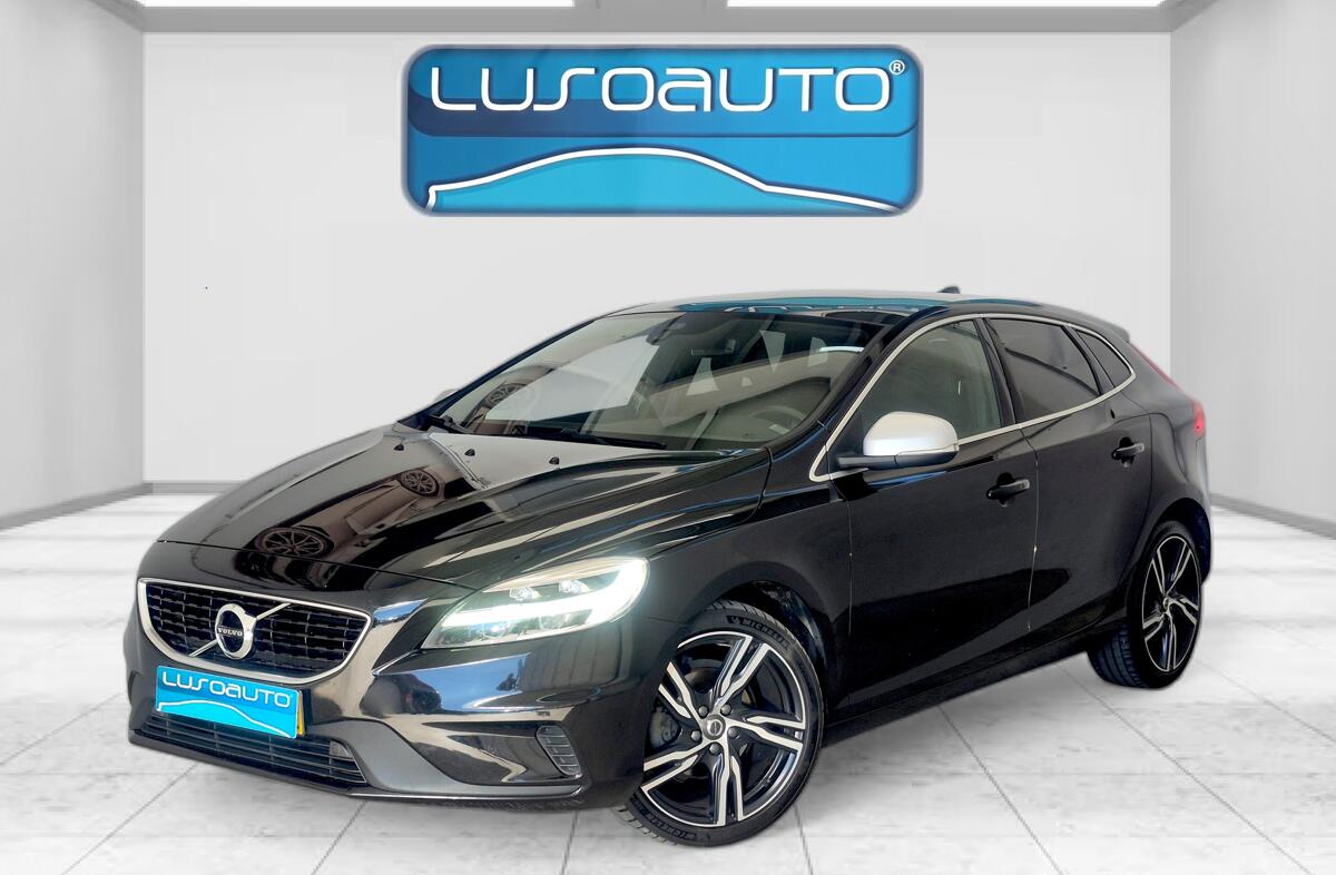 VOLVO V40 2.0 D2 R-Design