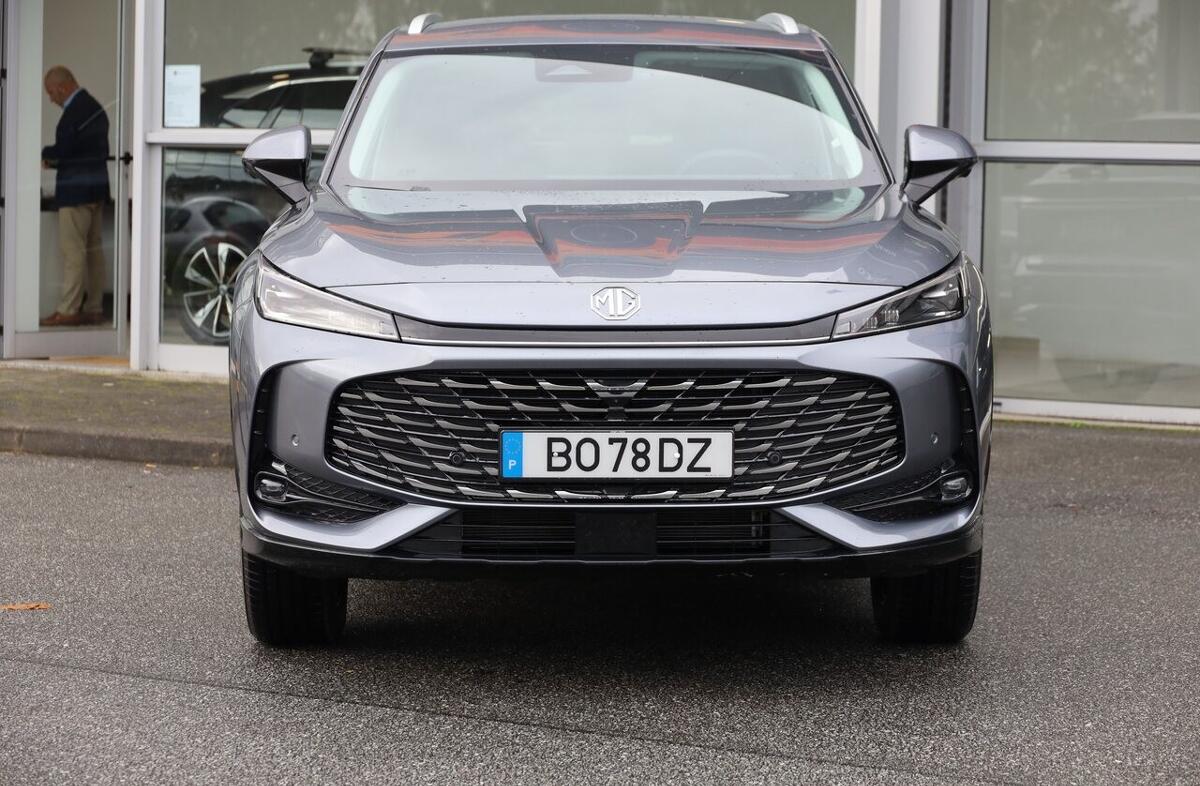 MG HS 1.5 T Luxury AT