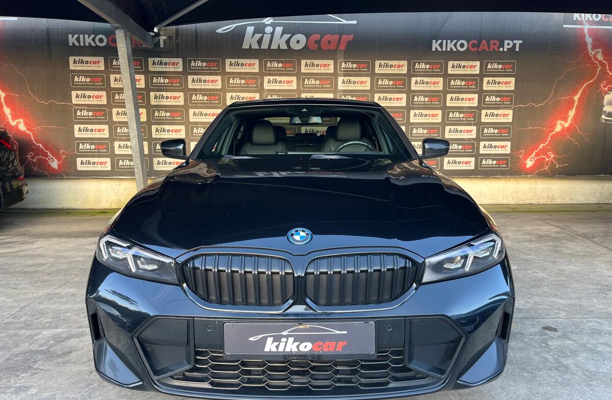 BMW Serie-3 320 e Pack Desportivo M Auto