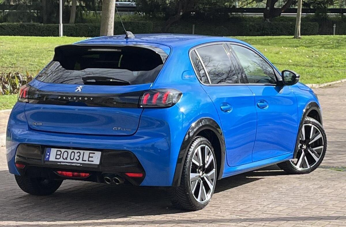 PEUGEOT 208 1.2 PureTech GT Pack EAT8