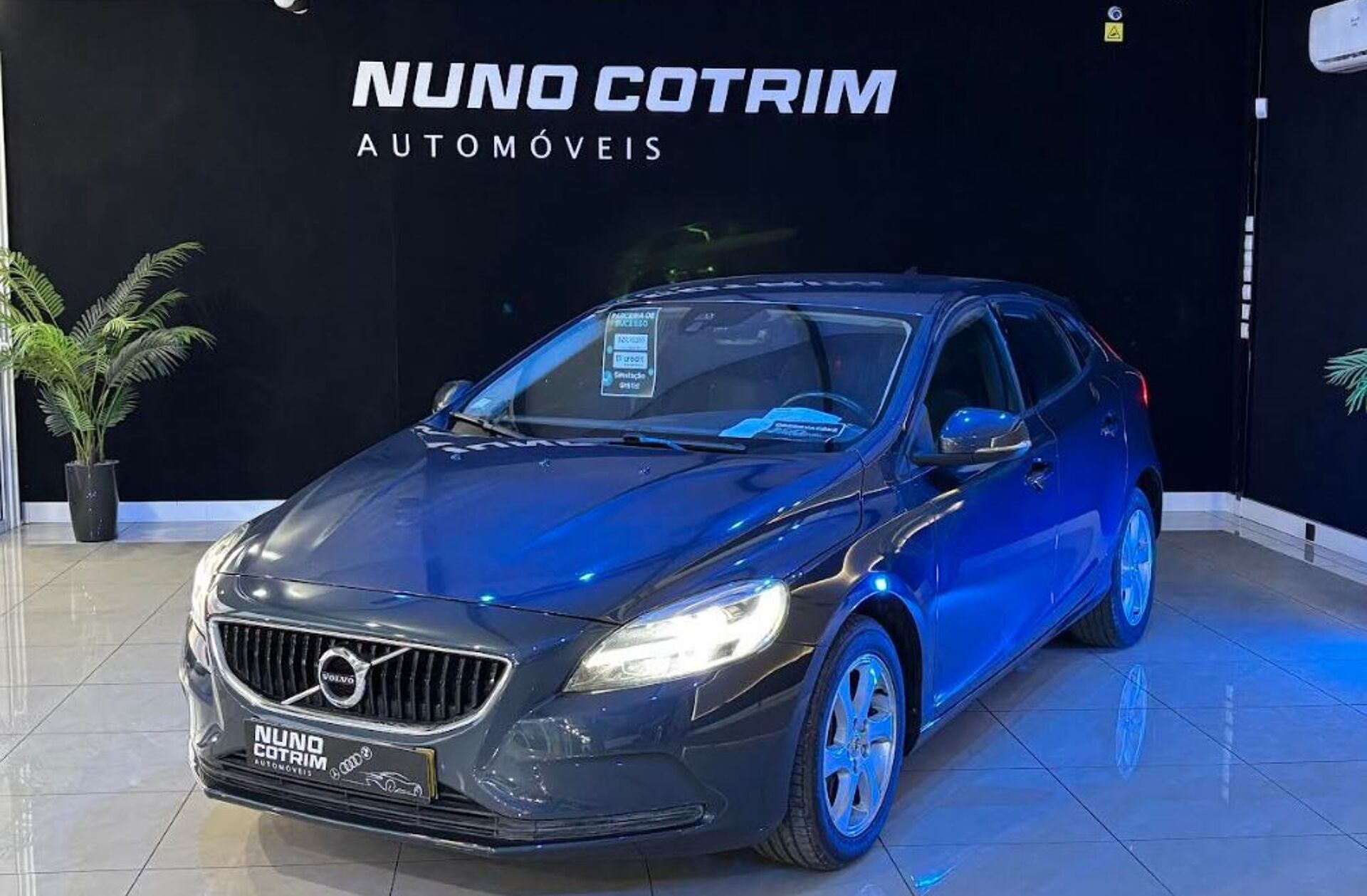 VOLVO V40 2.0 D3 Momentum