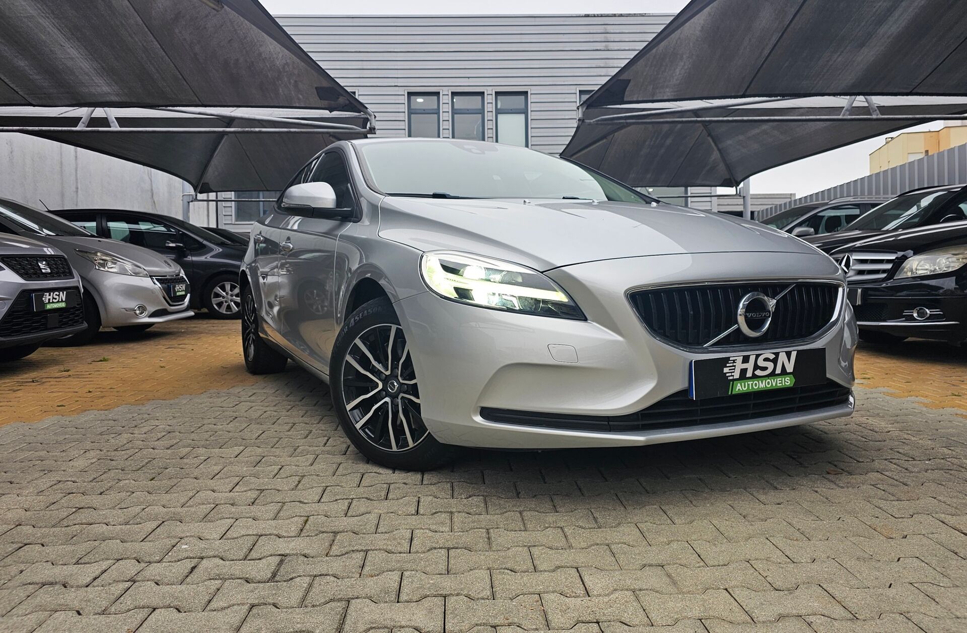 VOLVO V40 2.0 D3 Momentum