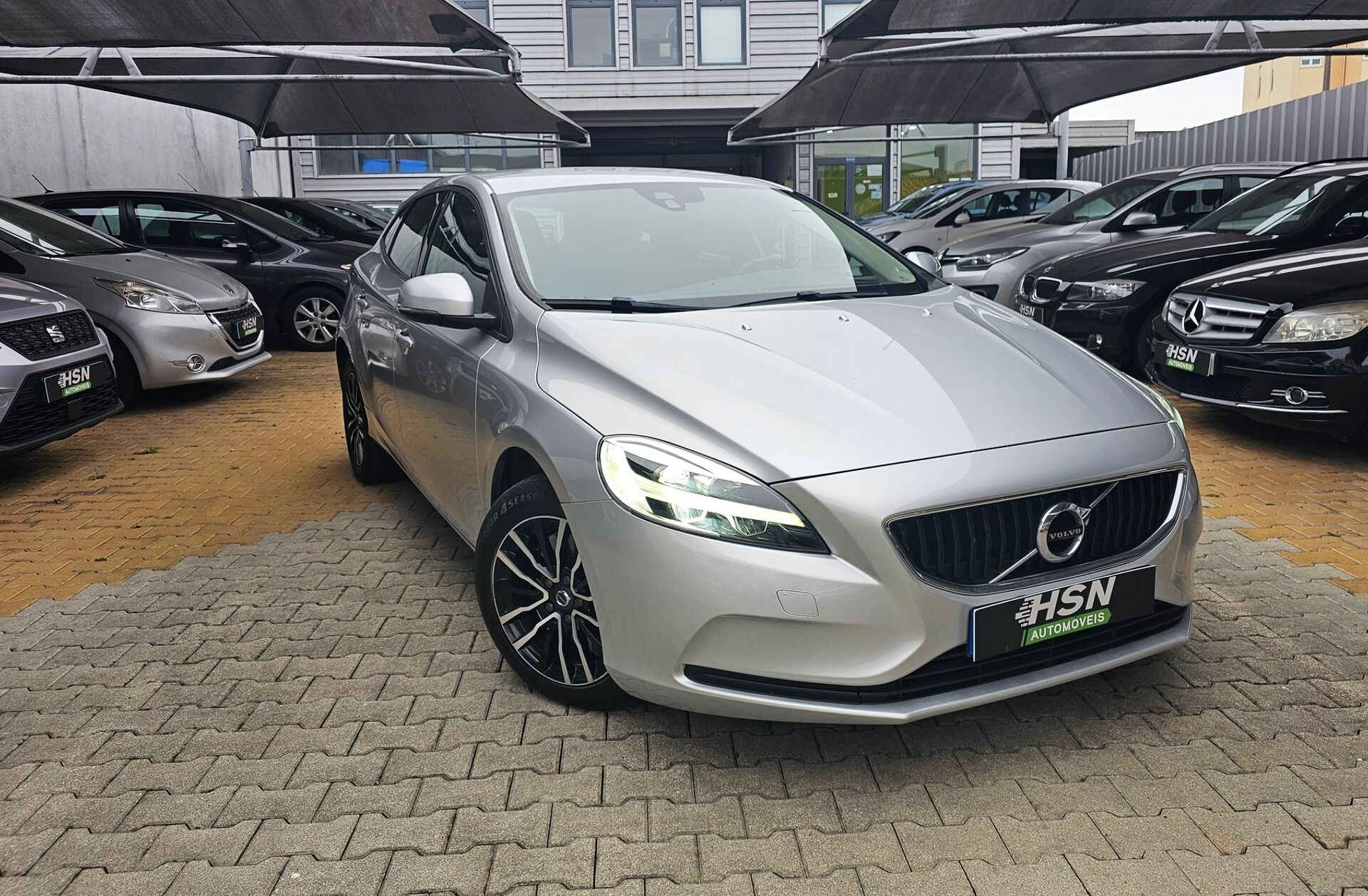 VOLVO V40 2.0 D3 Momentum