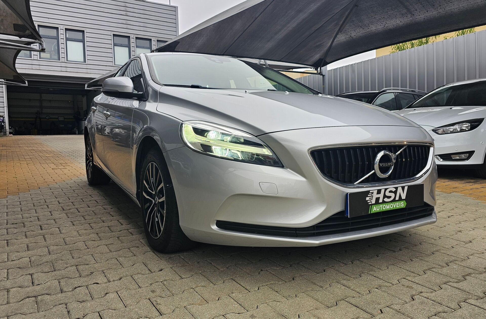 VOLVO V40 2.0 D3 Momentum