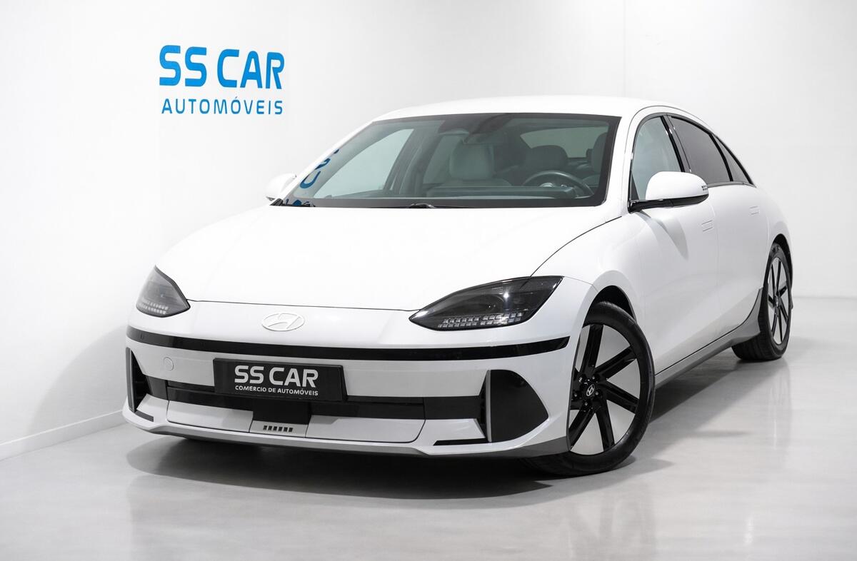 HYUNDAI Ioniq 6 77 kWh Premium