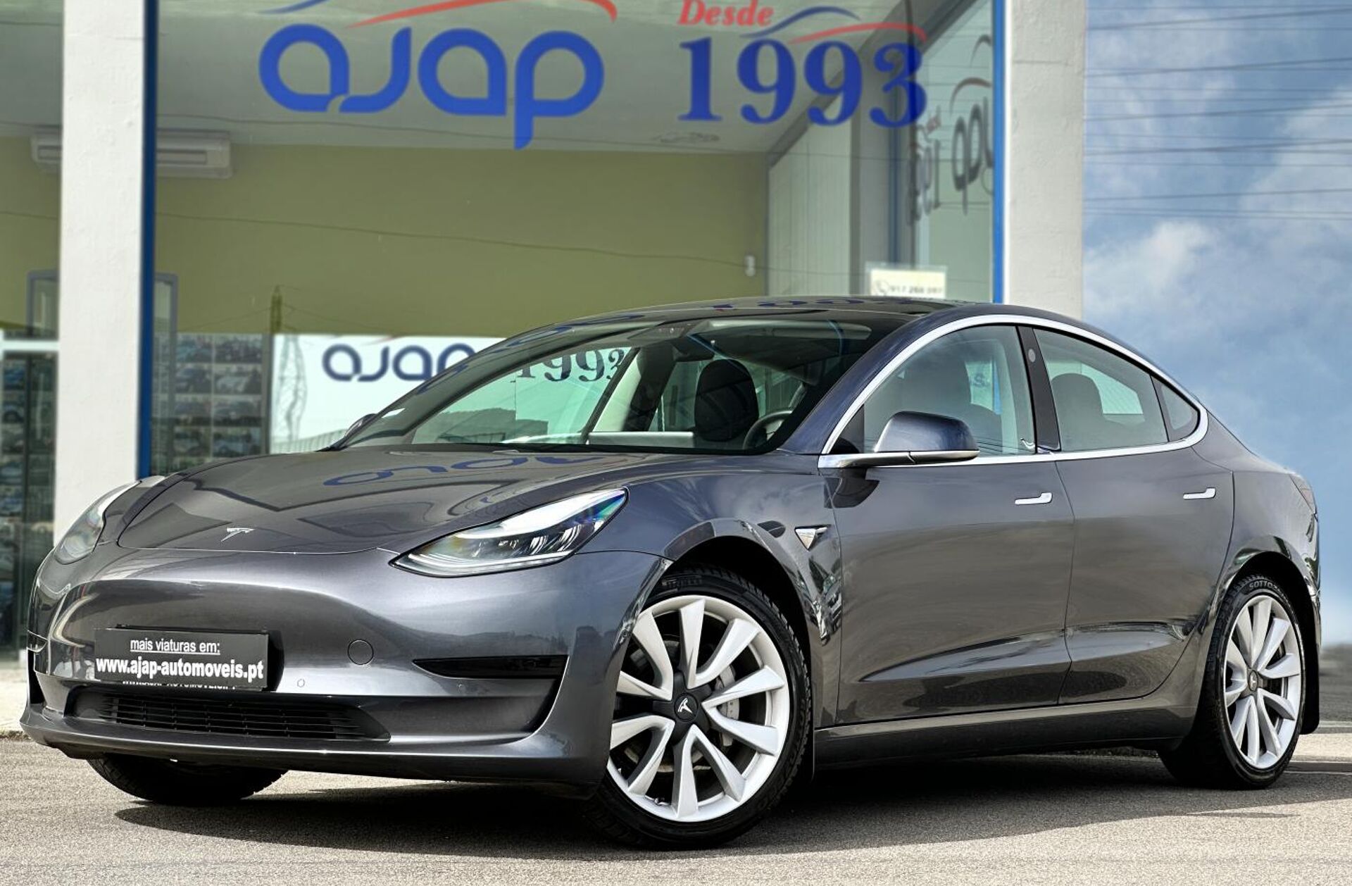 TESLA Model 3 Standard Range Plus RWD