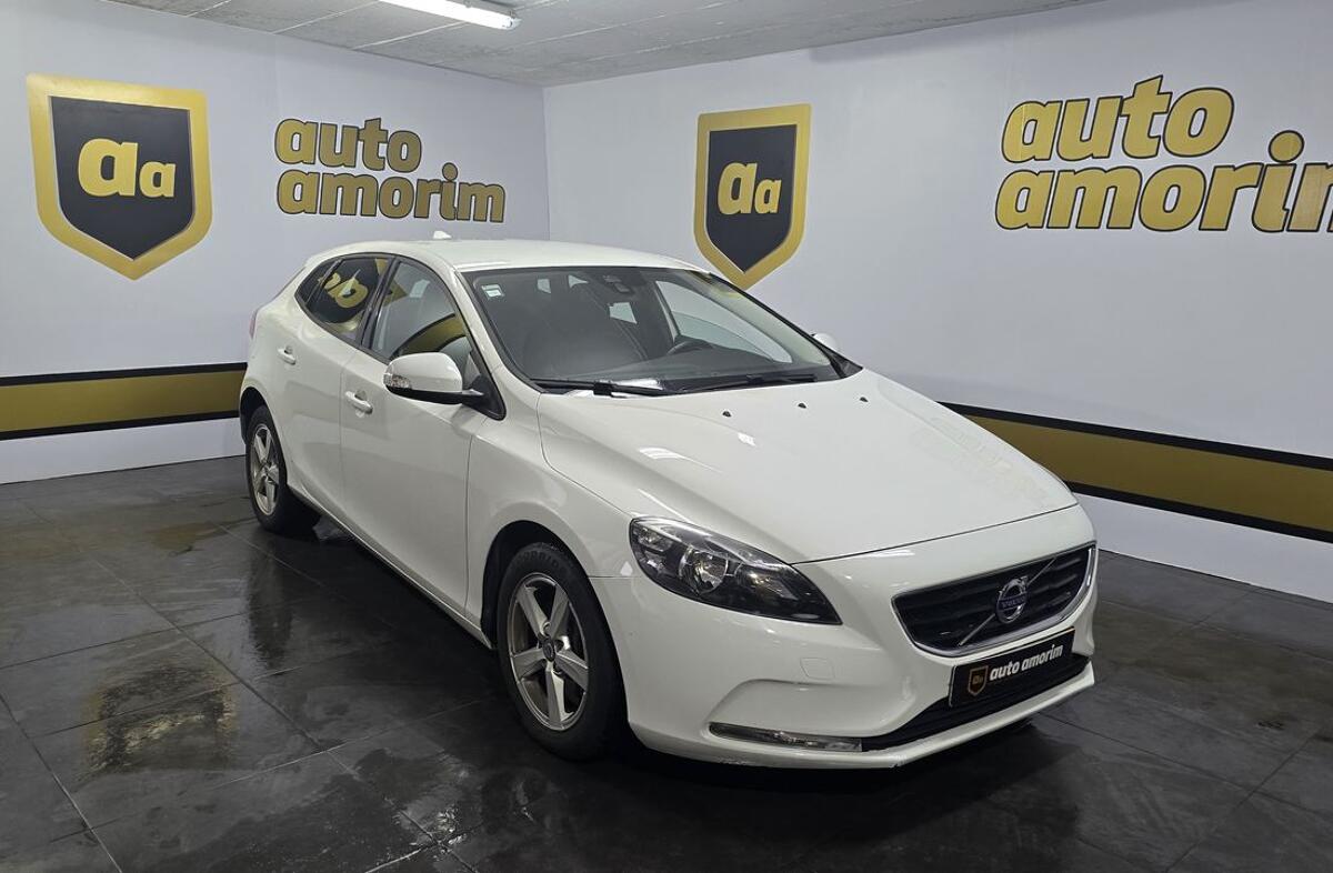VOLVO V40 2.0 D2 Momentum Geartronic