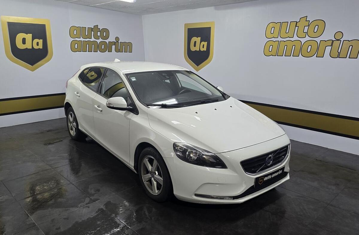 VOLVO V40 2.0 D2 Momentum Geartronic