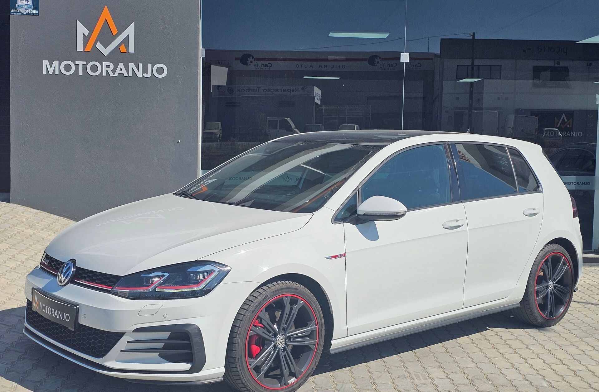 VOLKSWAGEN Golf 2.0 TSI GTI Performance