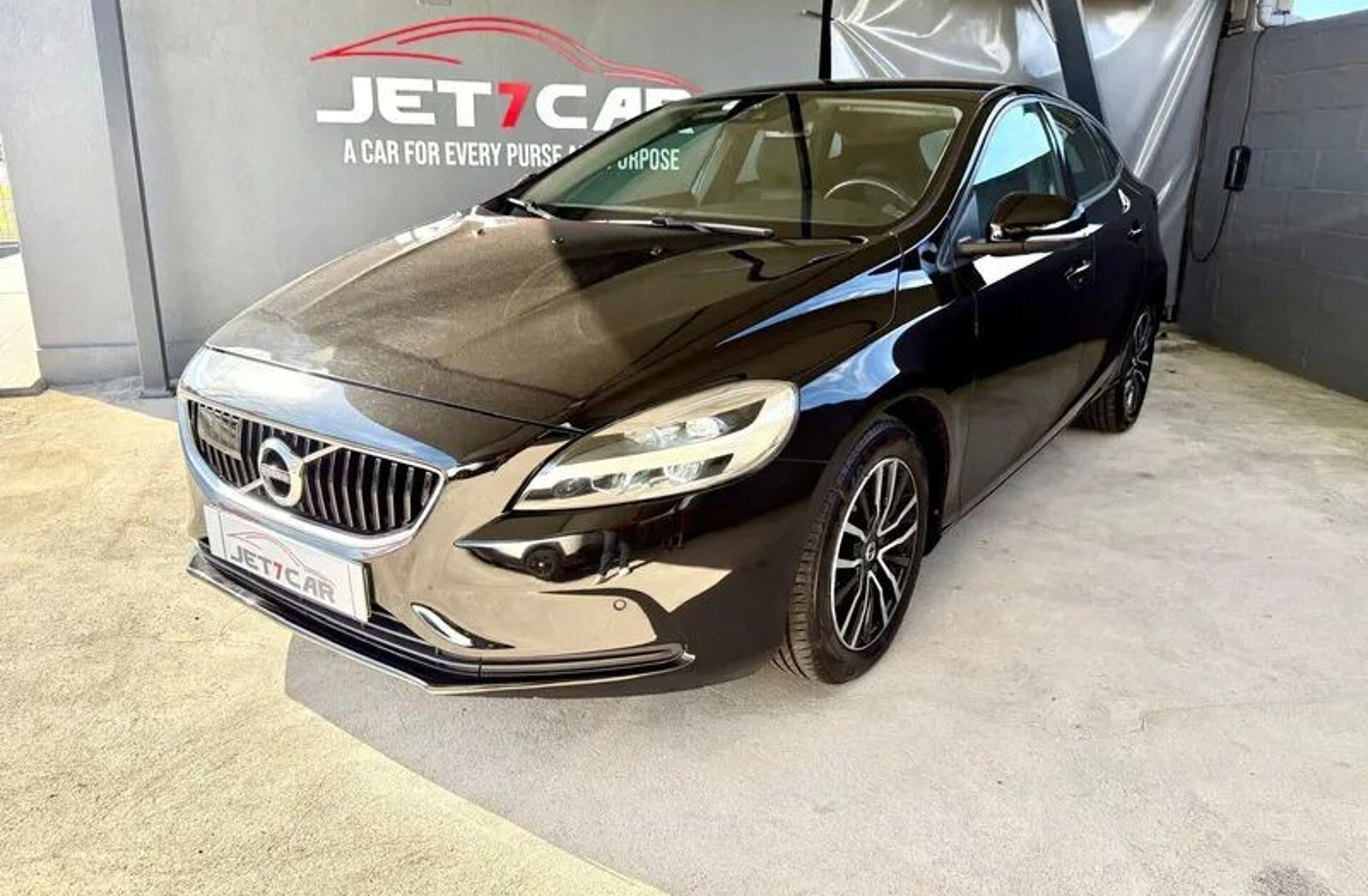 VOLVO V40 2.0 D2 Momentum