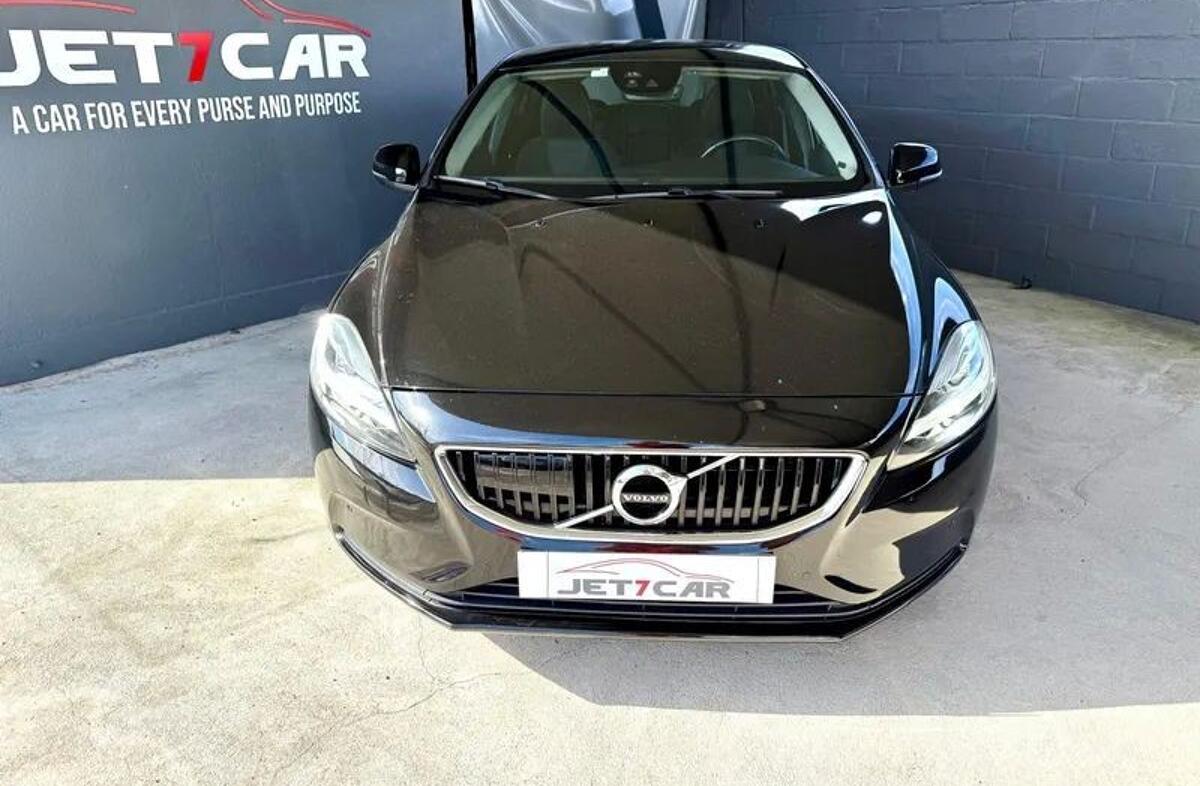 VOLVO V40 2.0 D2 Momentum