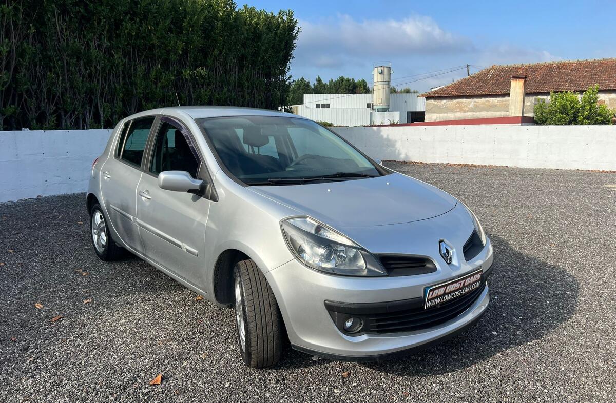 RENAULT Clio 1.2 16V Dynamique