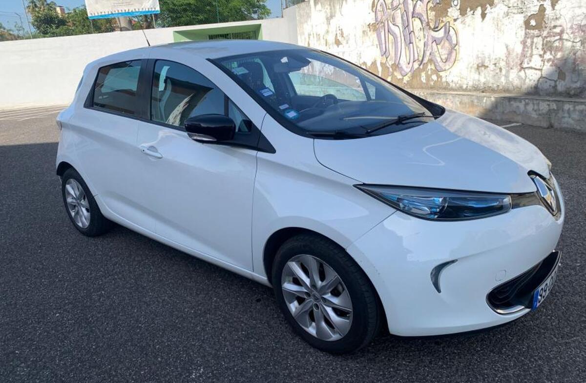 RENAULT ZOE Life