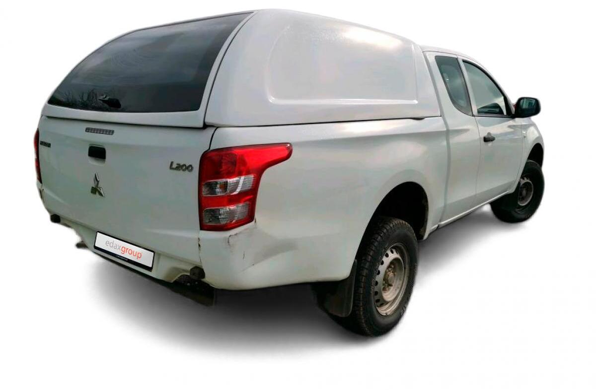 MITSUBISHI L 200 2.4 DI-D CD Invite 4WD