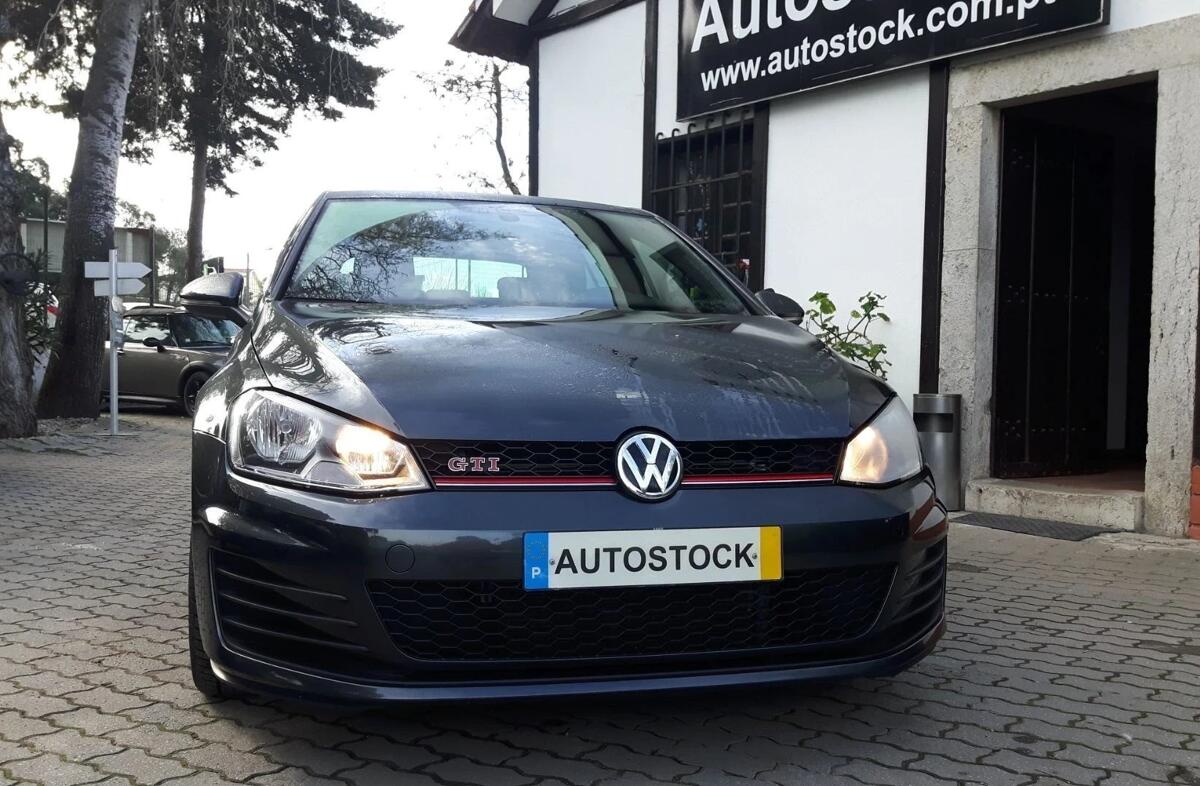 VOLKSWAGEN Golf 2.0 TSi GTi Performance