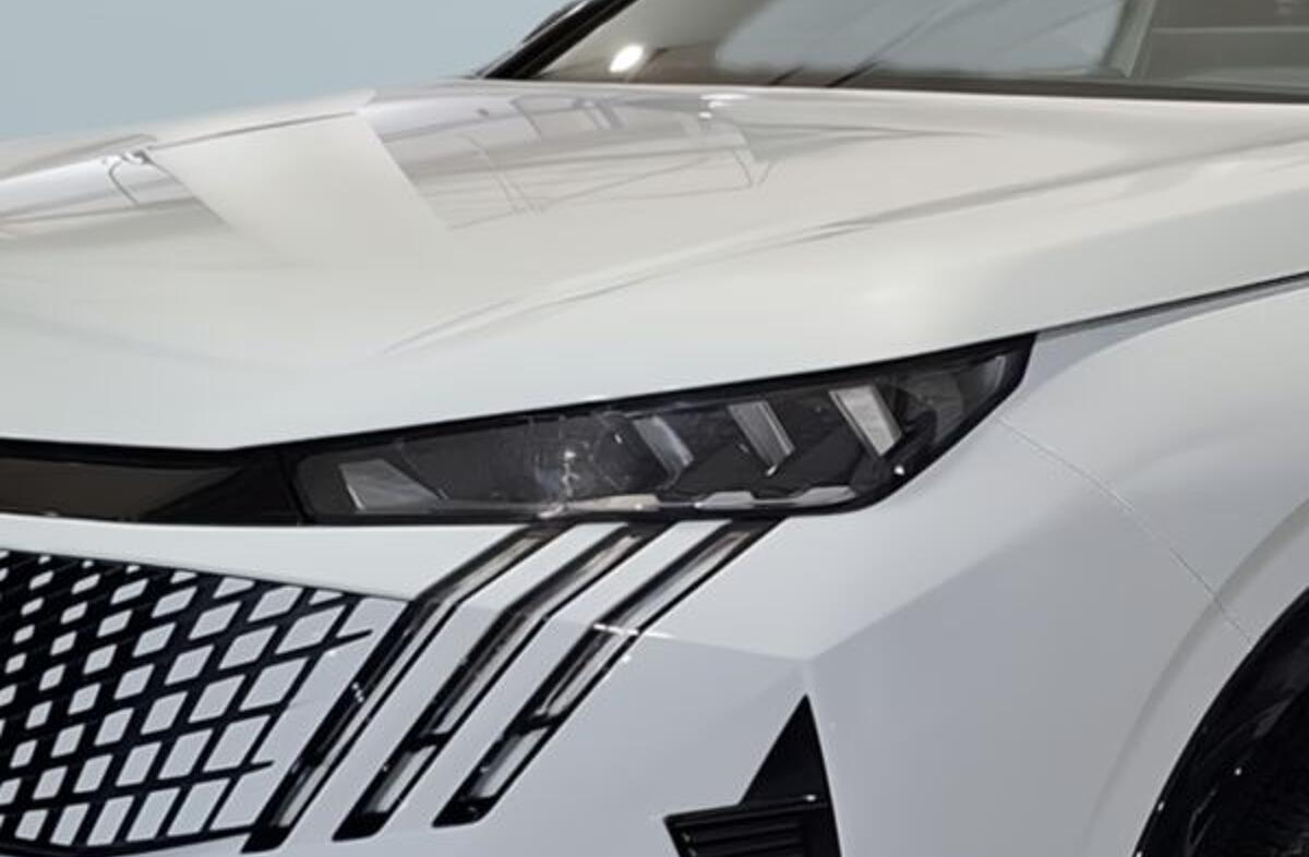 PEUGEOT 208 e- 51 kWh GT