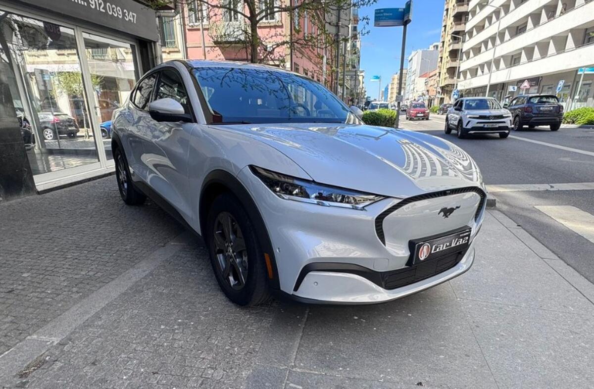 FORD Mustang Mach-E Standard