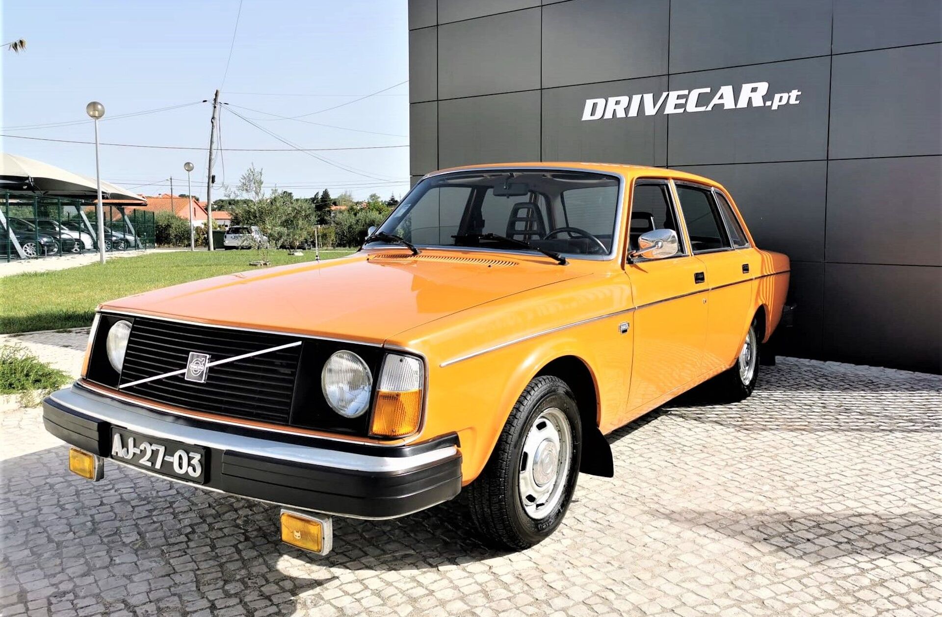 VOLVO 240 DL