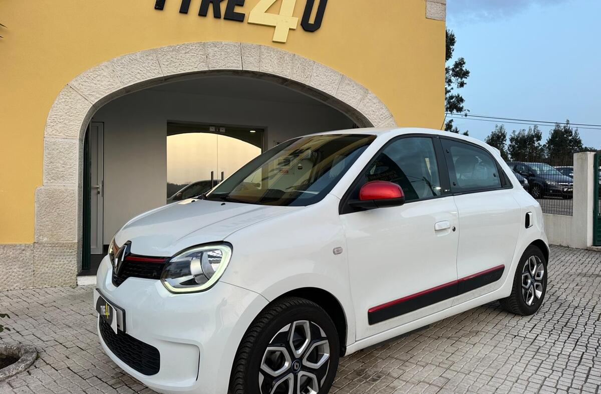 RENAULT Twingo Z.E. 22 Intens