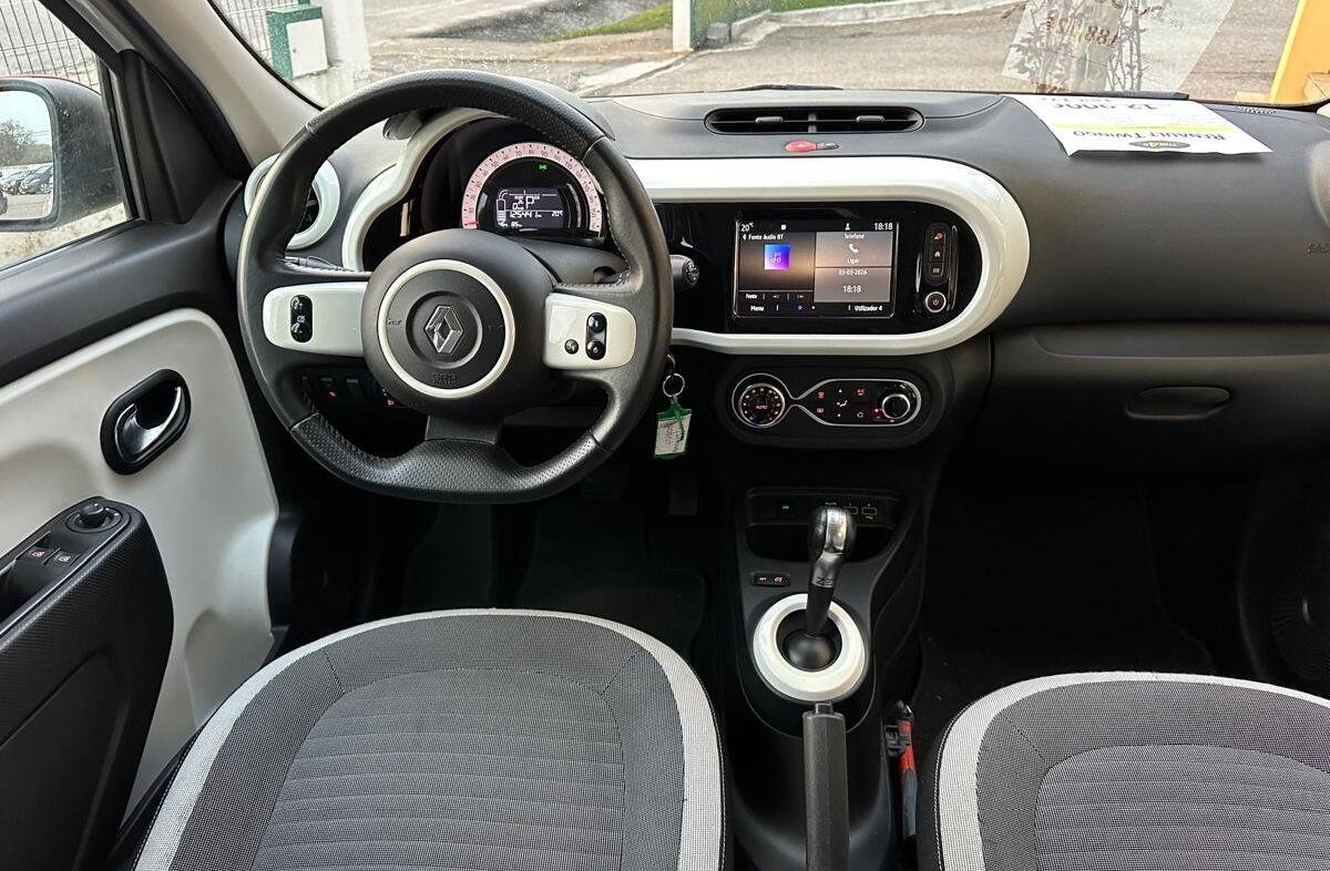 RENAULT Twingo Z.E. 22 Intens