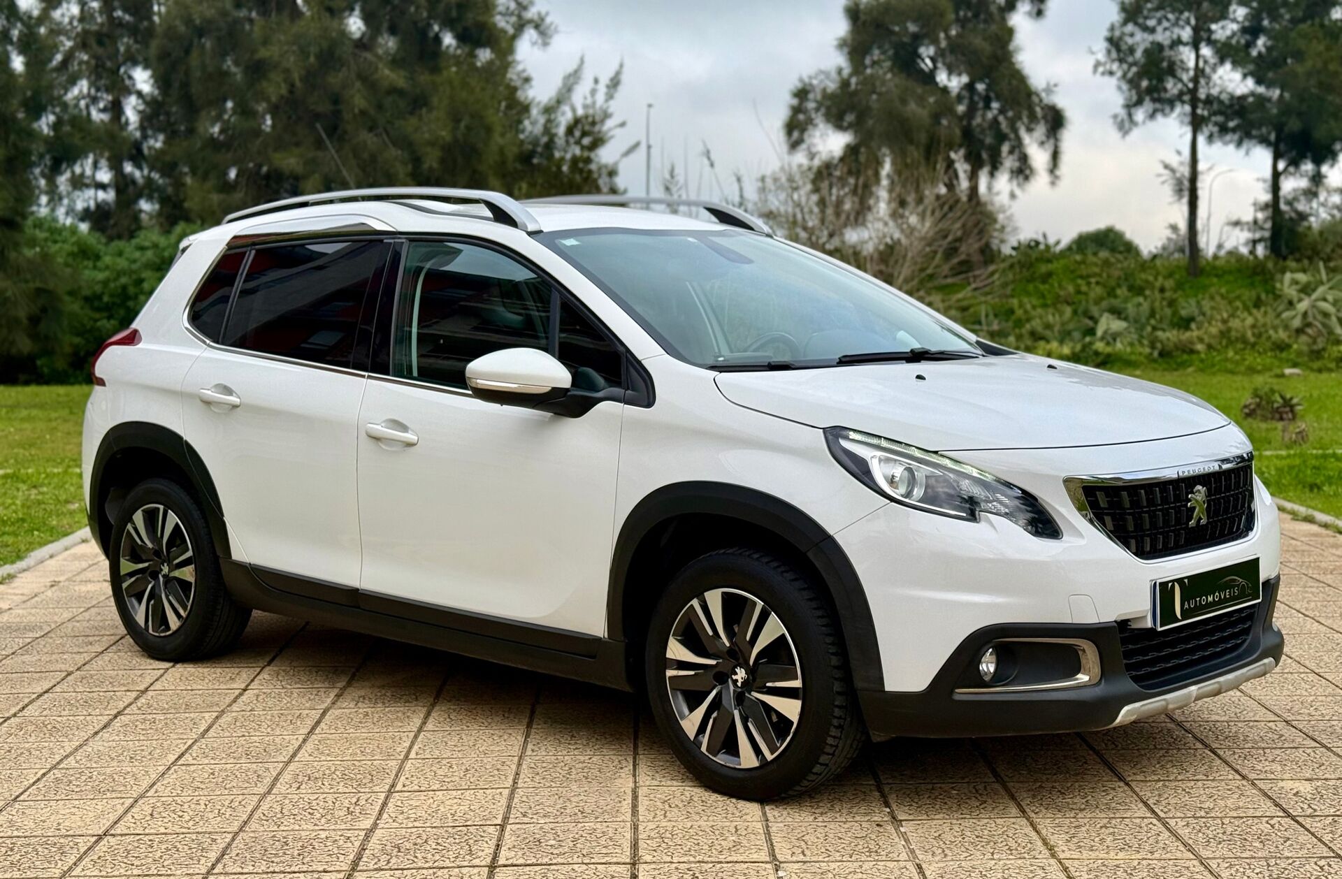 PEUGEOT 2008 1.2 PureTech Allure