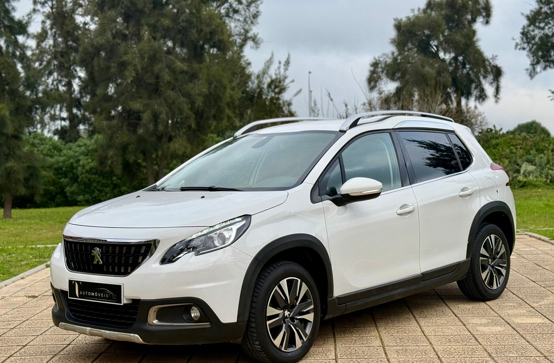 PEUGEOT 2008 1.2 PureTech Allure