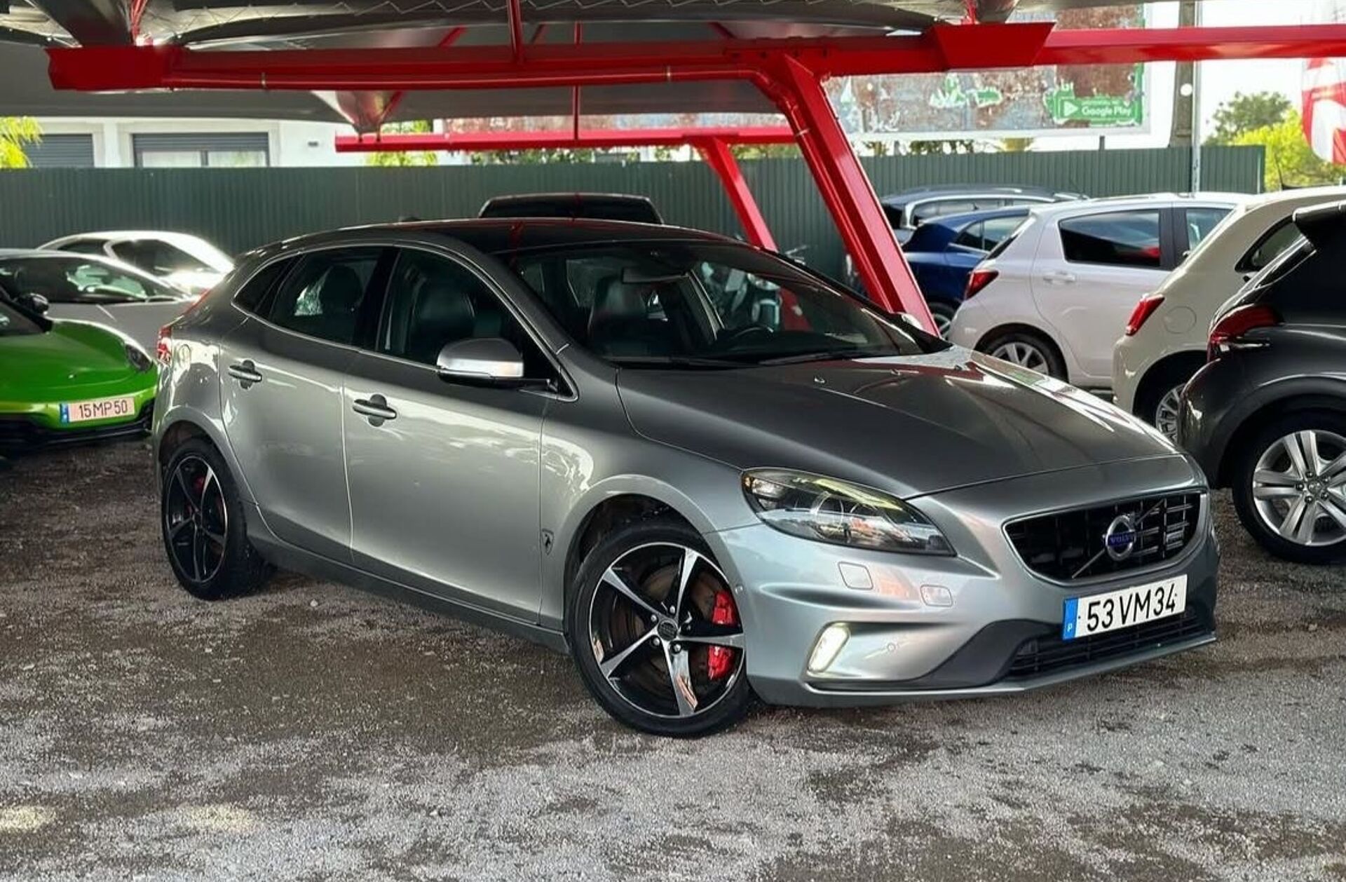 VOLVO V40 1.6 D2 R-Design Summum